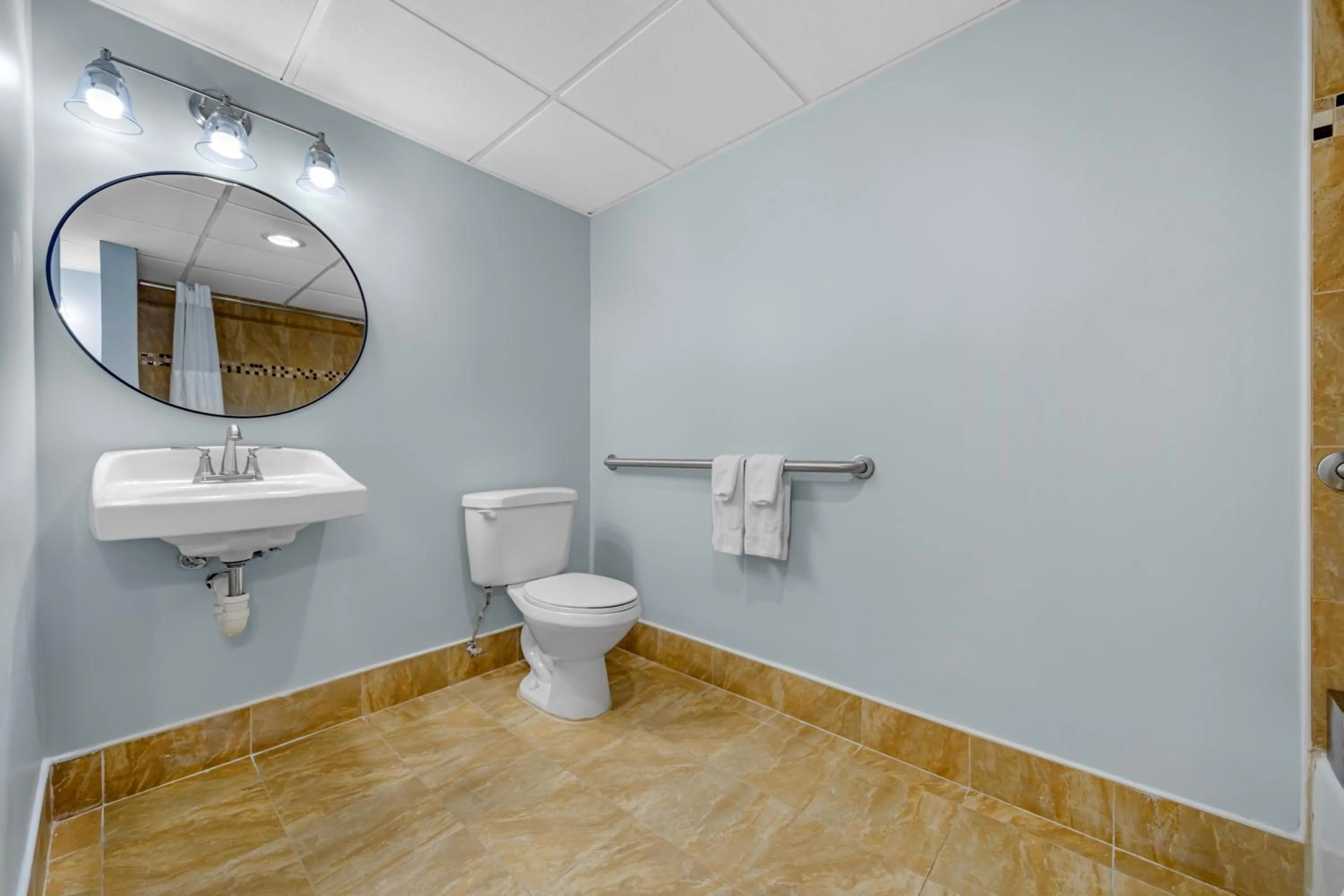 Bathroom in Radisson Hotel Philadelphia Northeast