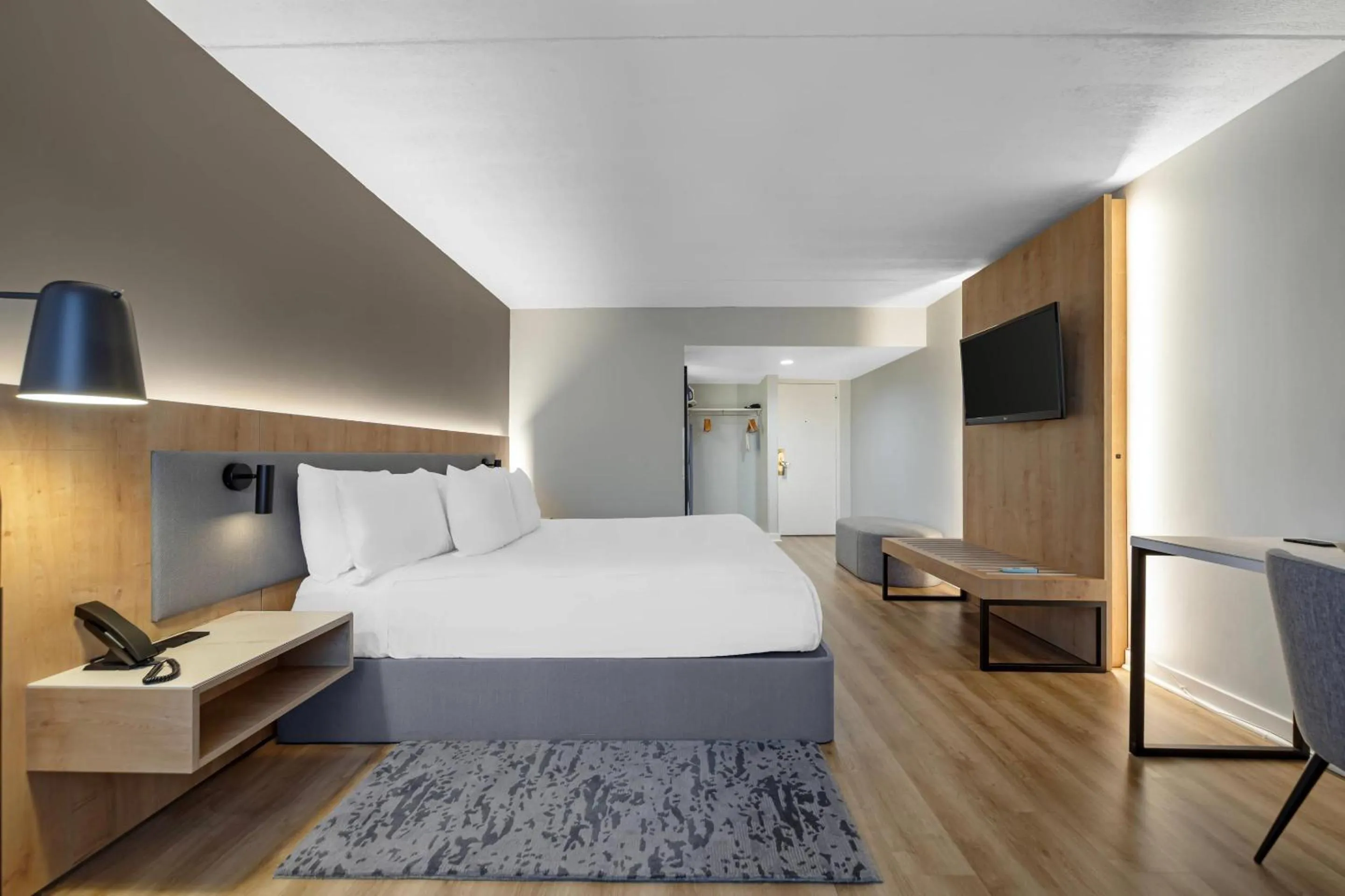 Bedroom, Bed in Radisson Hotel Philadelphia Northeast