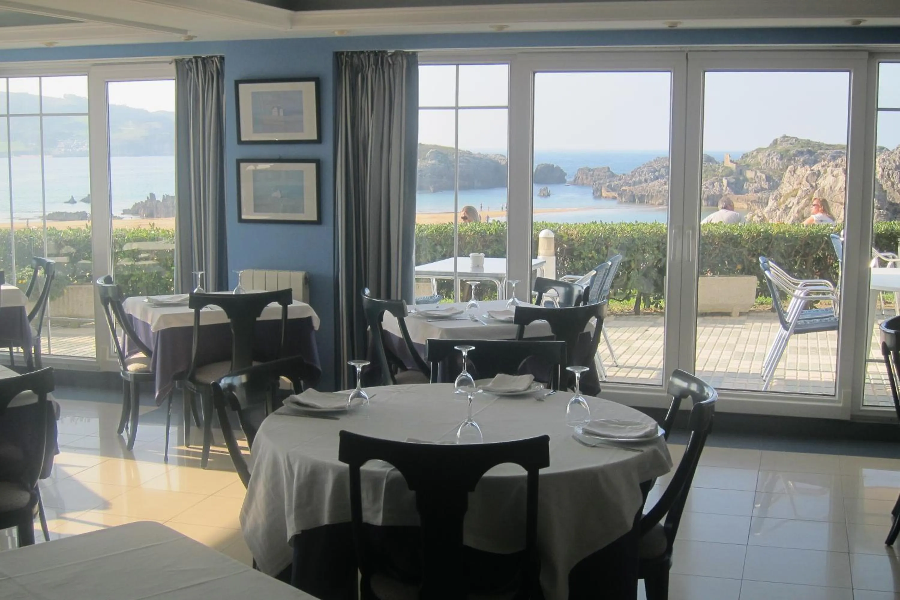 Restaurant/places to eat in Hotel Pineda Playa