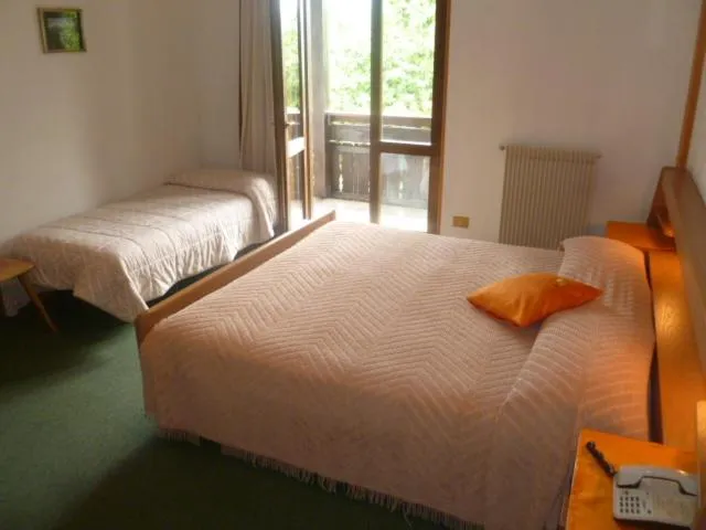 Photo of the whole room in Albergo Negritella