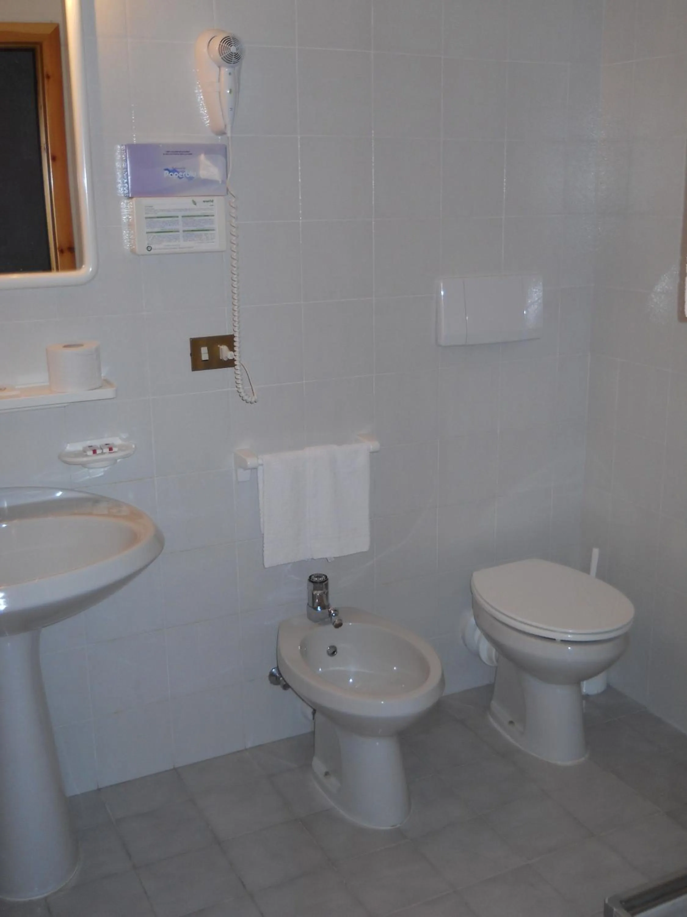 Bathroom in Albergo Negritella