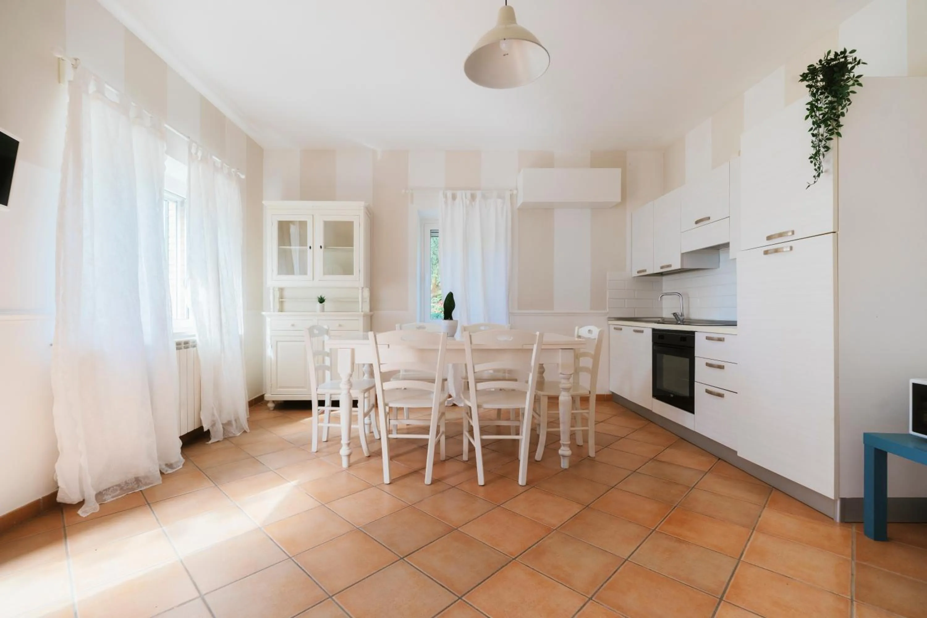 Kitchen or kitchenette in Villa Chiara Porto Recanati