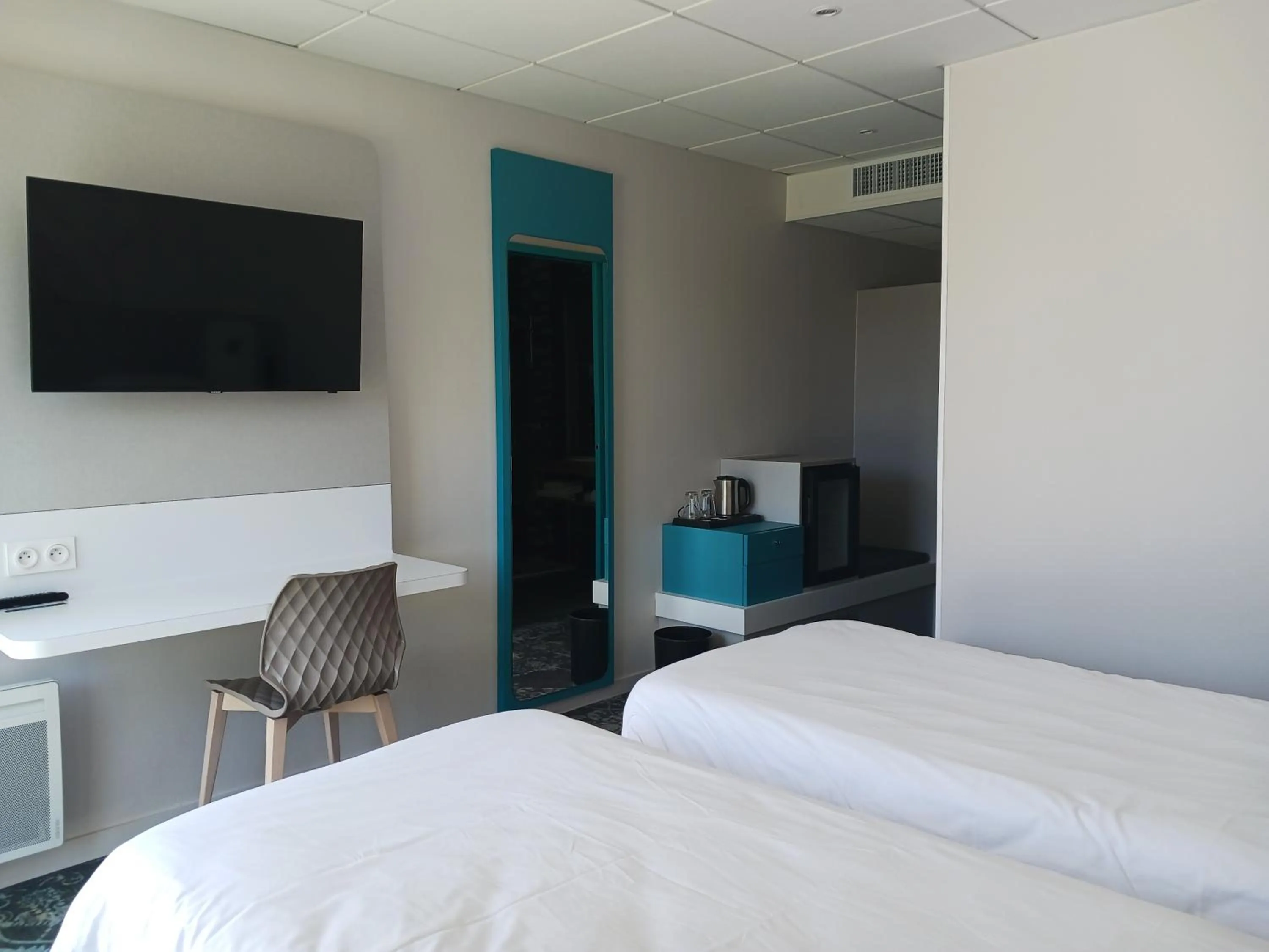 Bed in Brit Hotel Nantes Vigneux - L'Atlantel