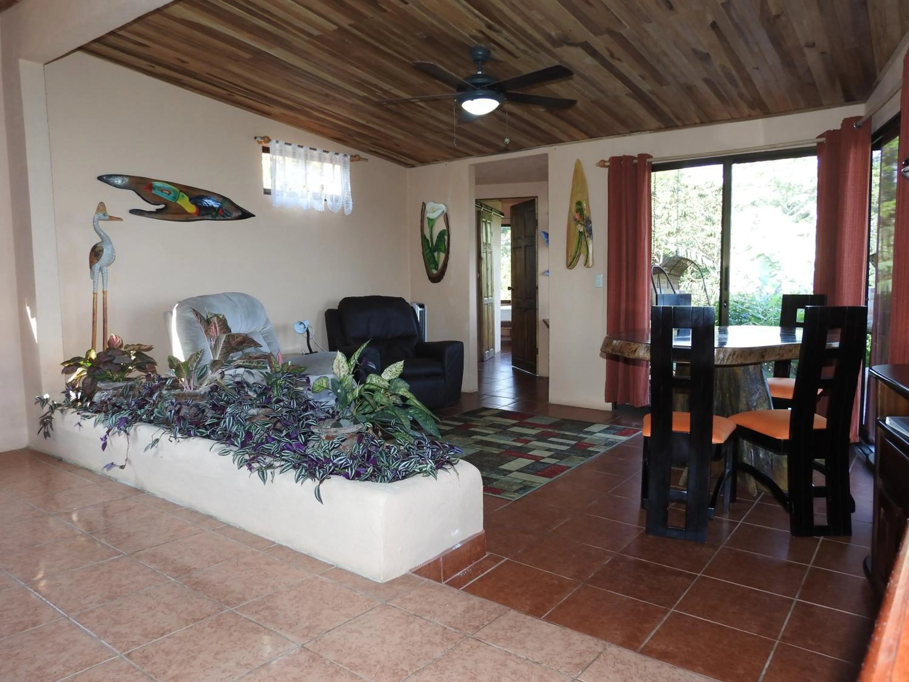 Dining area in Hotel Nepenthe B&B
