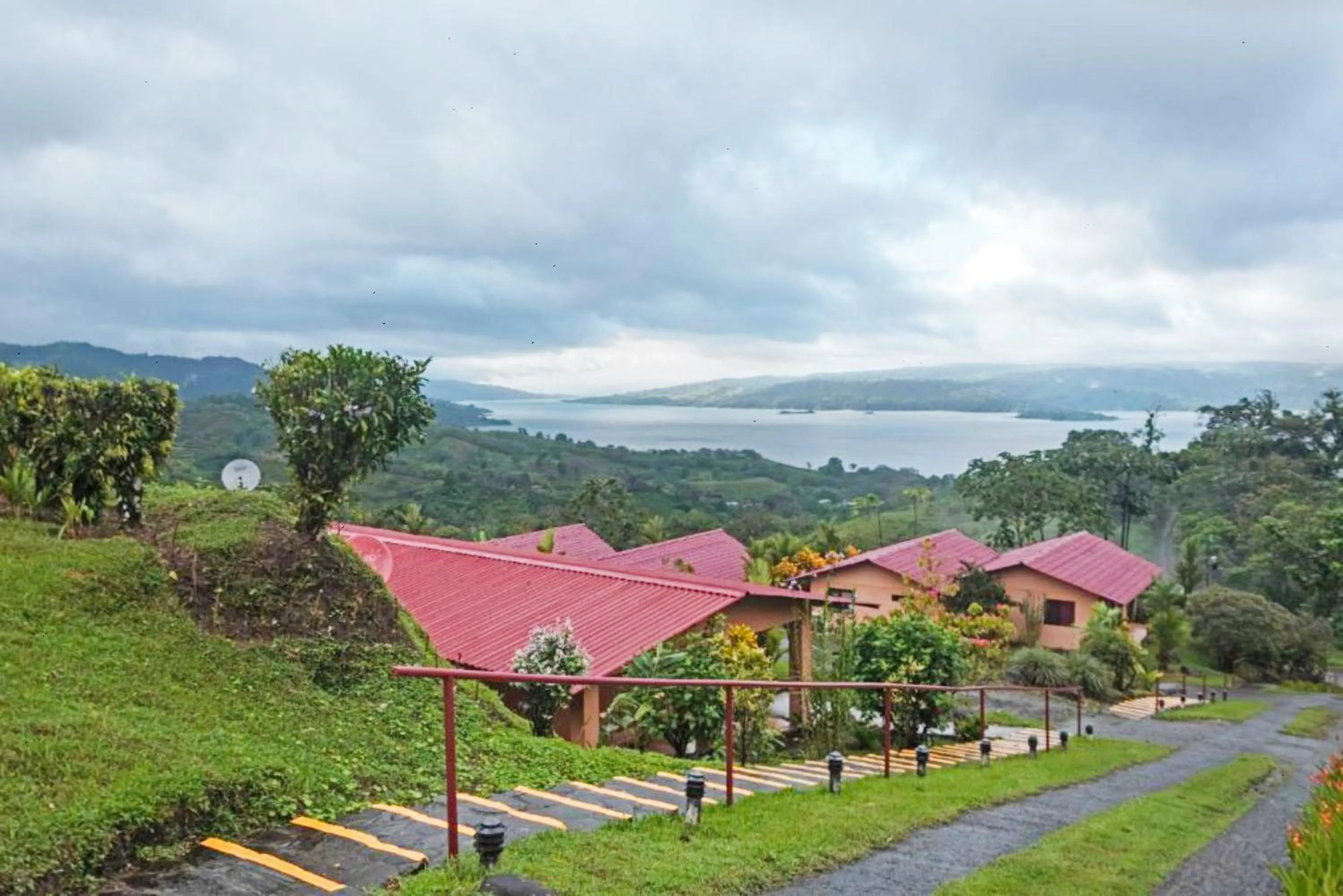 Property building in Hotel Nepenthe B&B