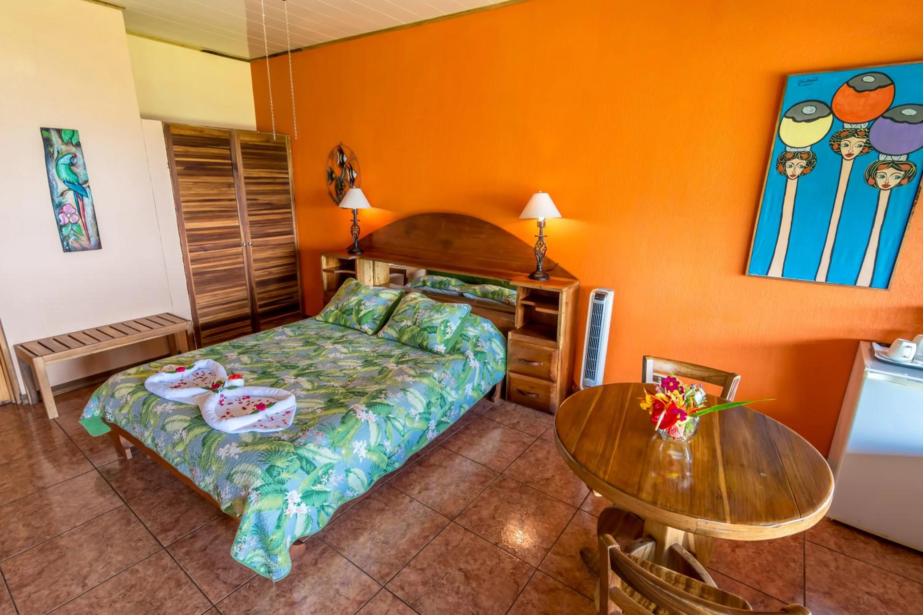 Bed in Hotel Nepenthe B&B