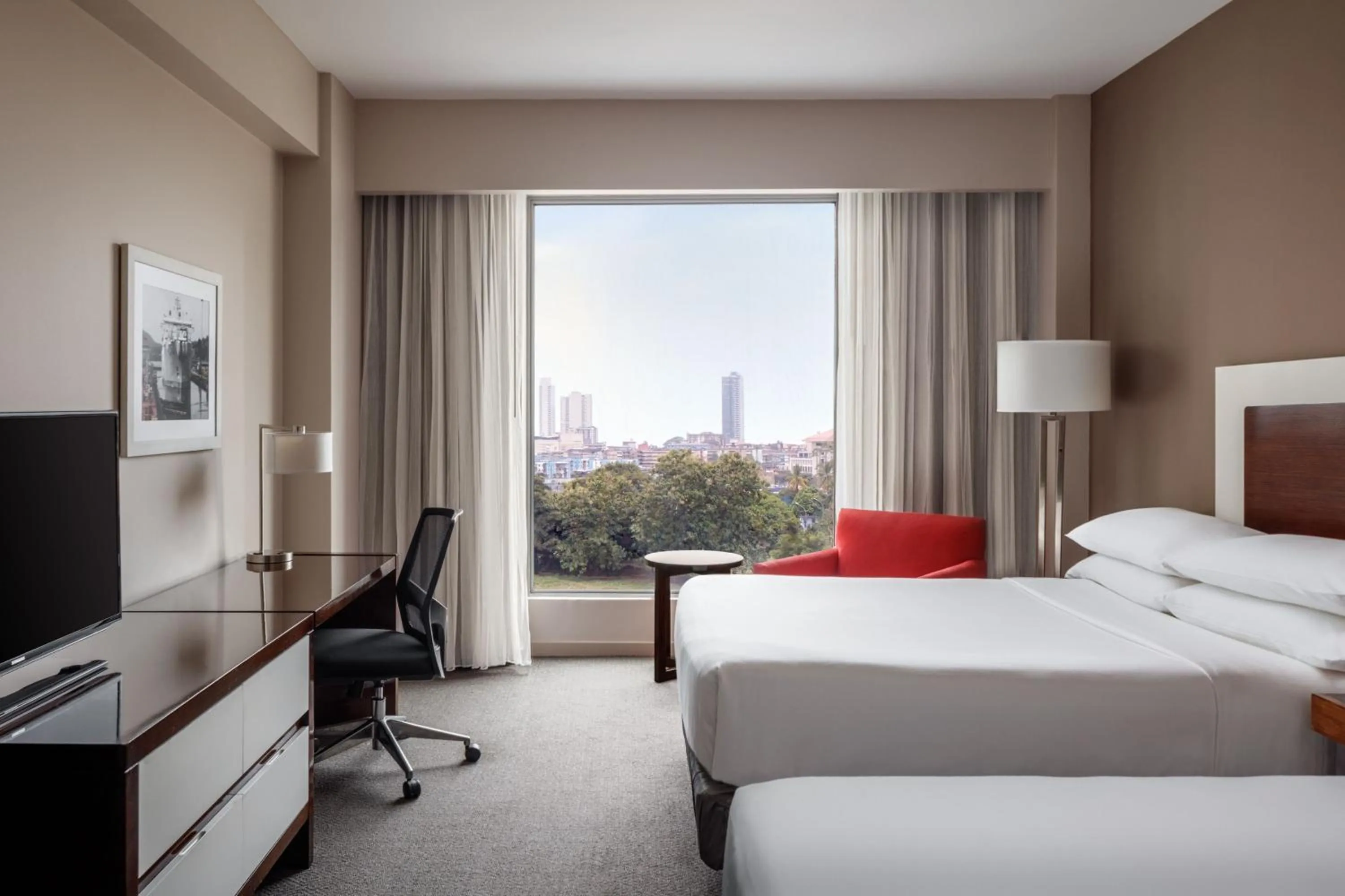 Photo of the whole room, Bed in Marriott Panama Hotel - Albrook