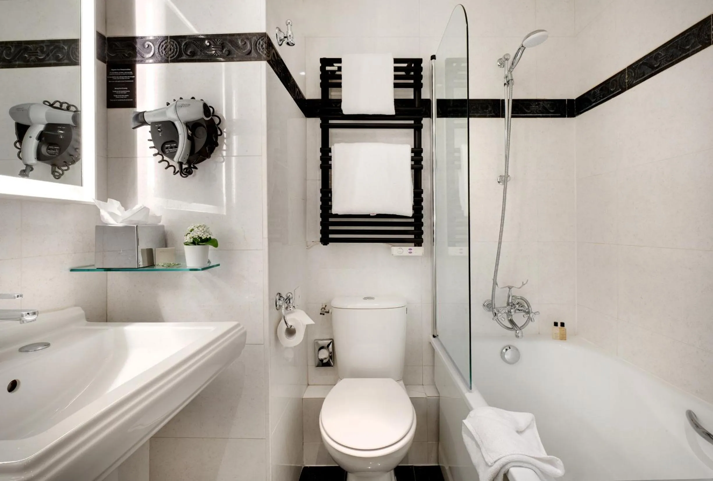 Bathroom in Le Senat