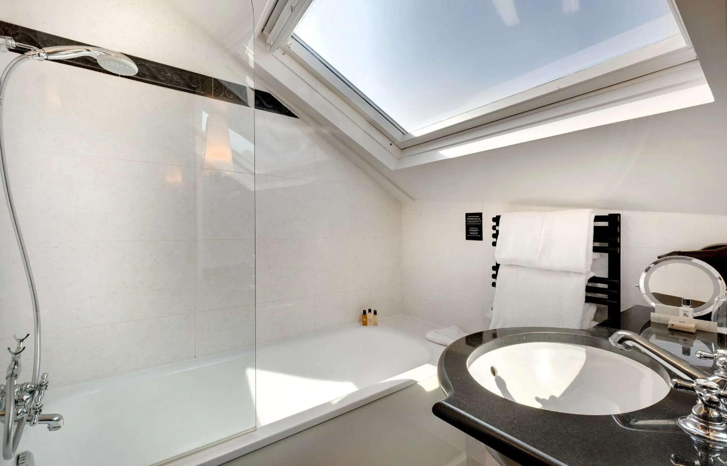 Bathroom in Le Senat