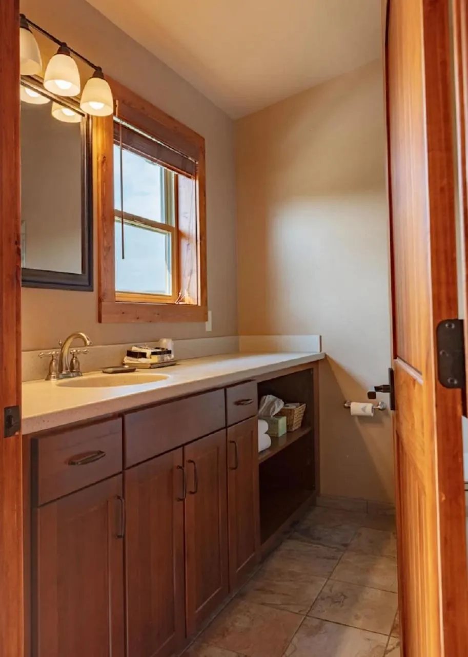 Bathroom in Yellowstone Valley Lodge, an Ascend Collection Hotel