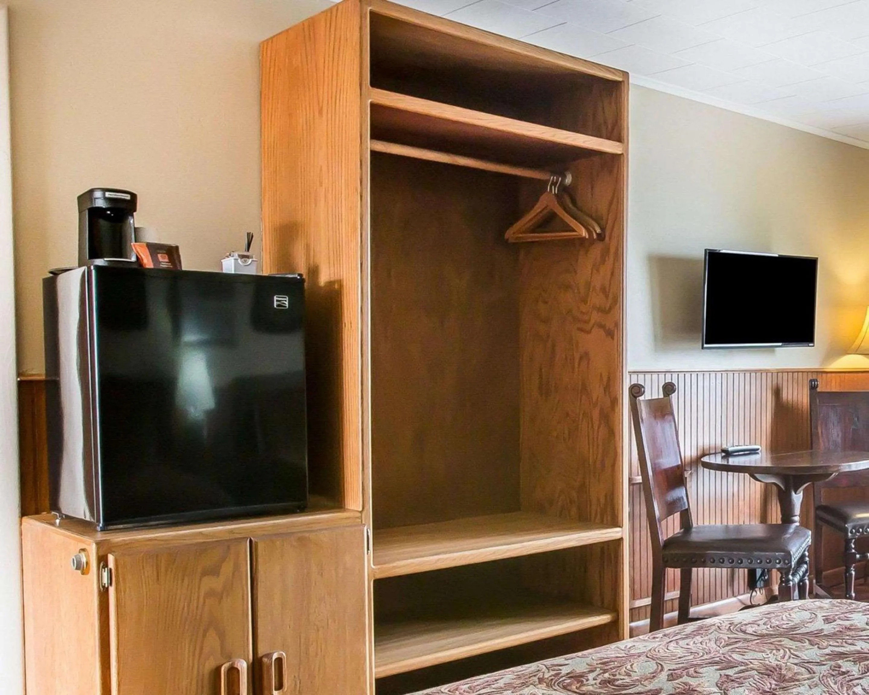 Bedroom in Yellowstone Valley Lodge, an Ascend Collection Hotel
