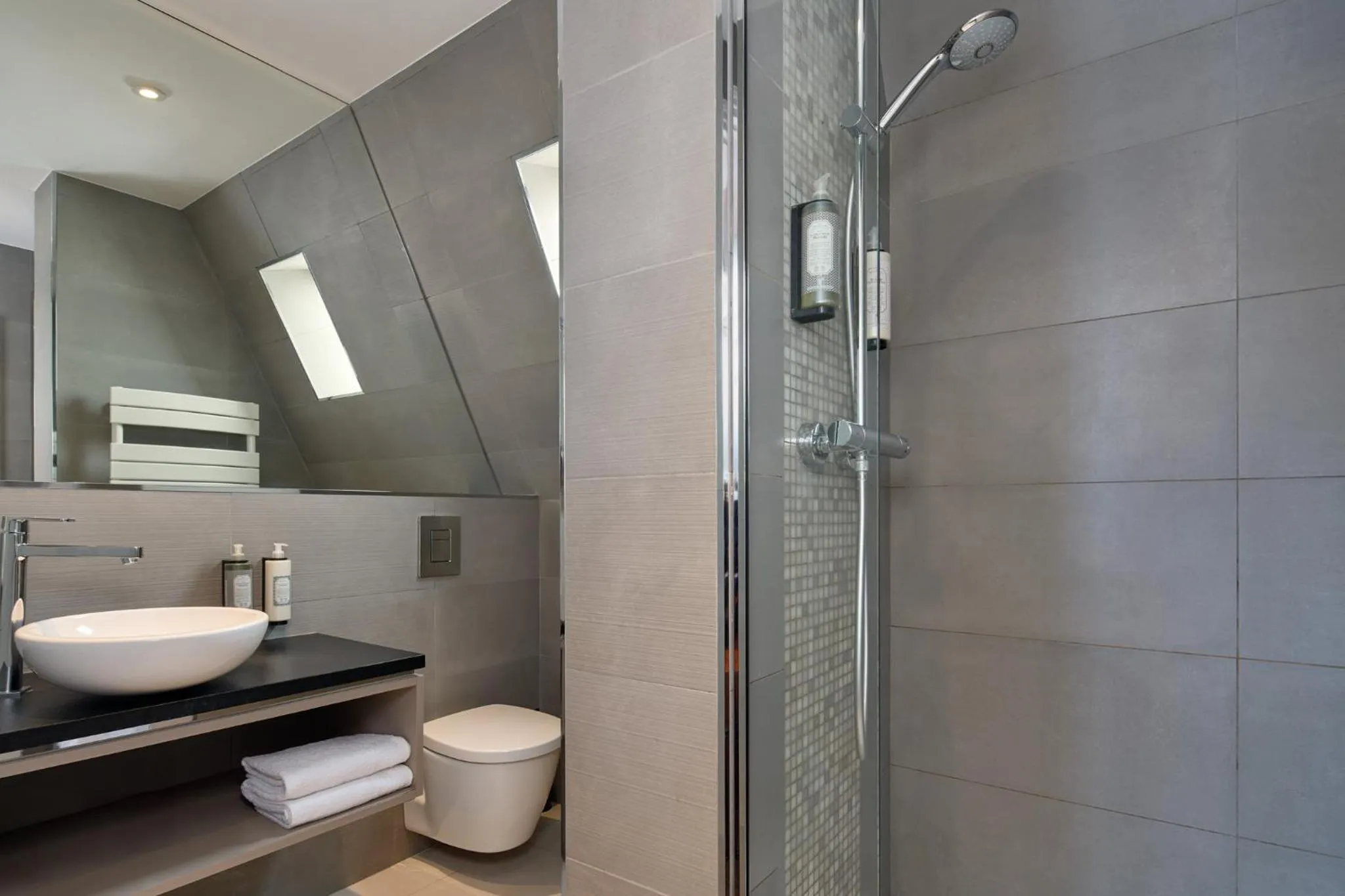 Bathroom in Timhotel Palais Royal