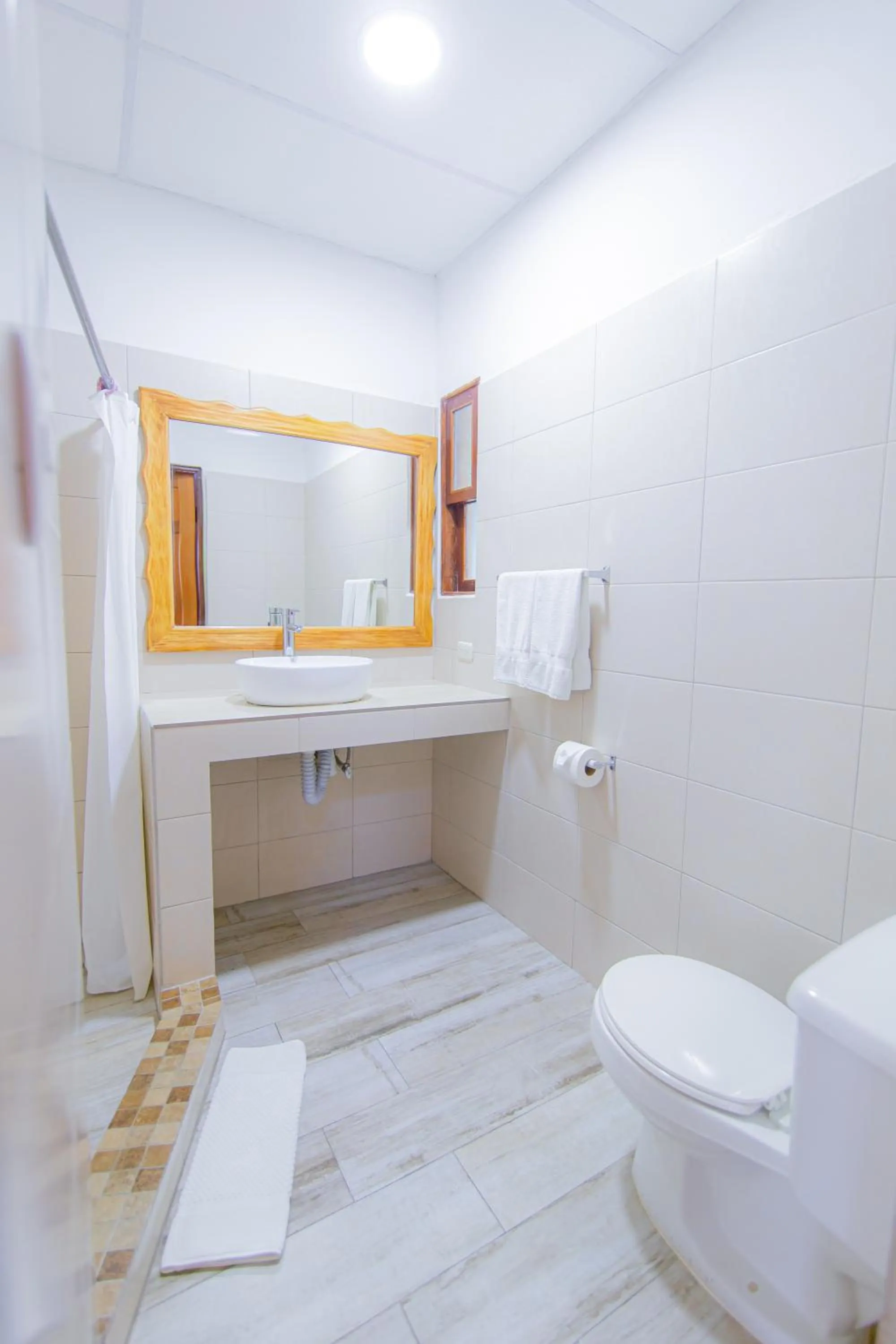 Bathroom in Hotel Santana