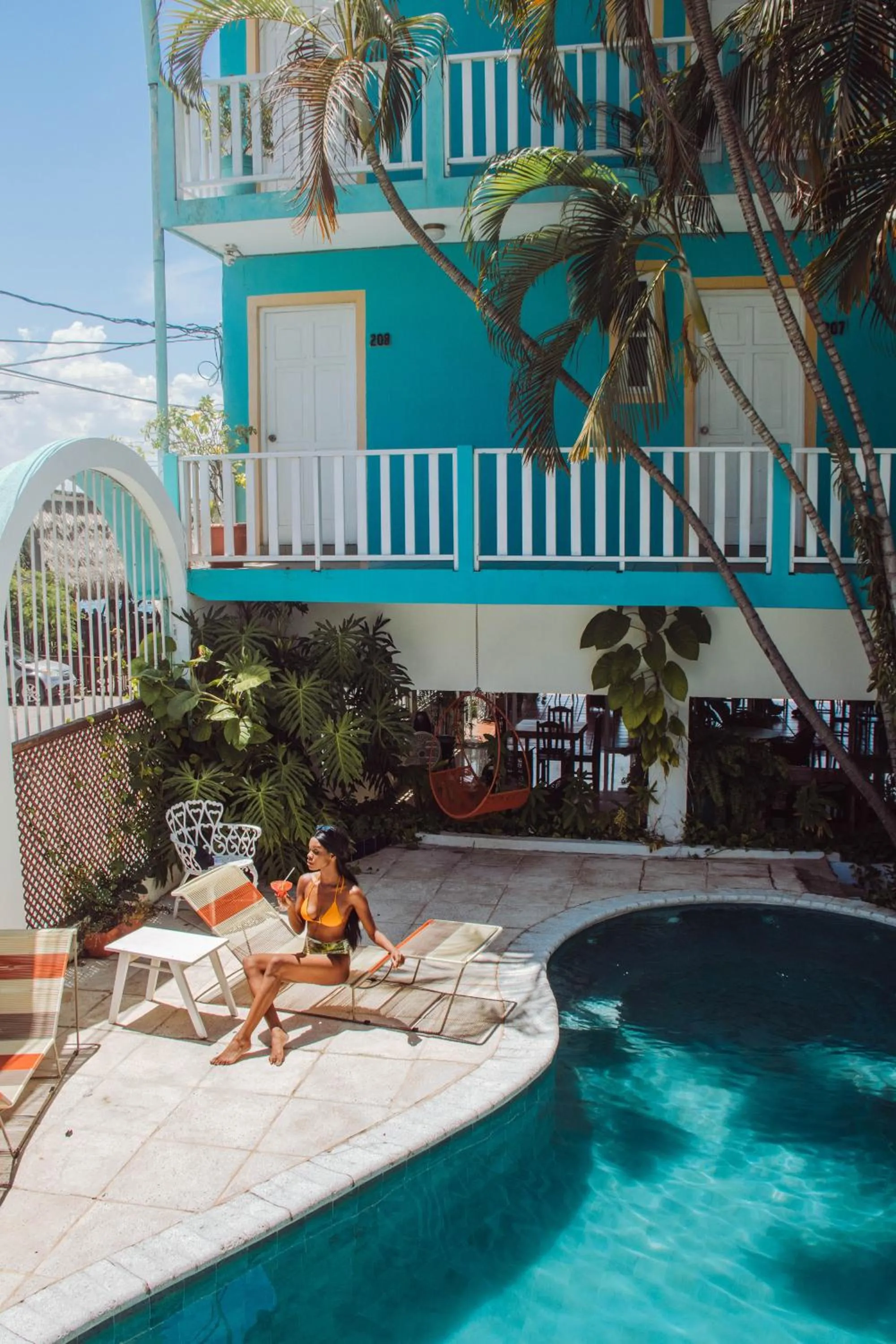 Swimming pool in Hotel Santana