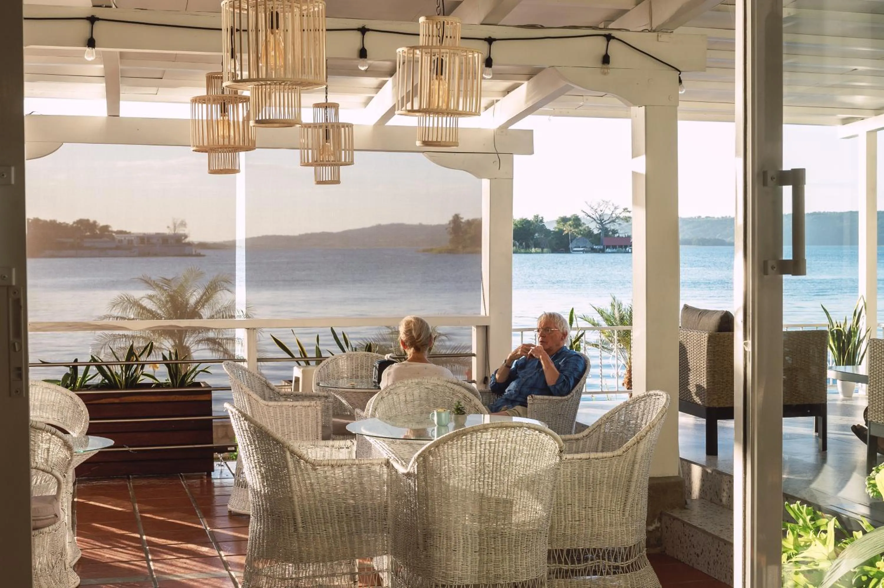 Restaurant/places to eat in Hotel Santana