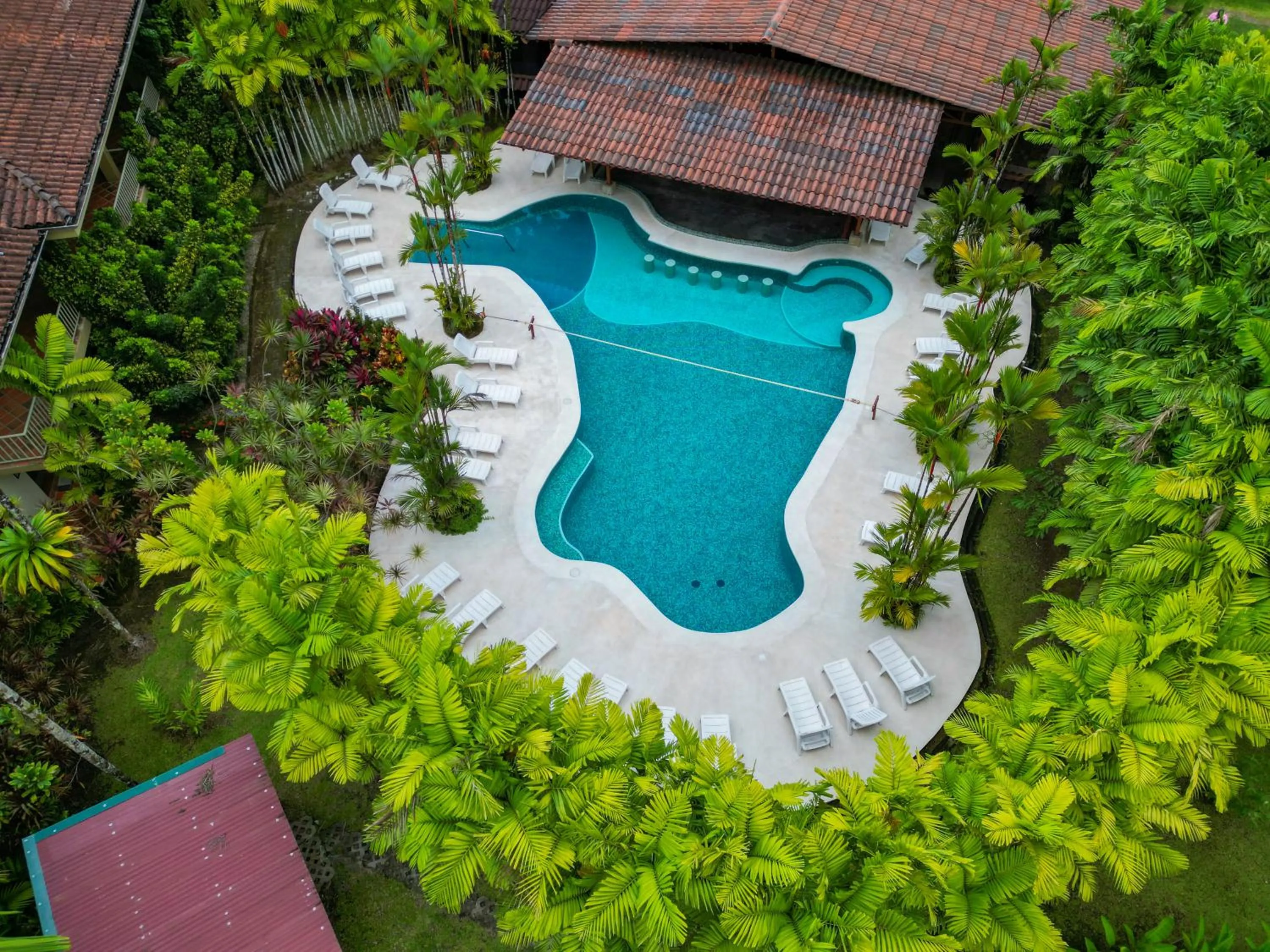 Swimming pool in Arenal Backpackers Resort