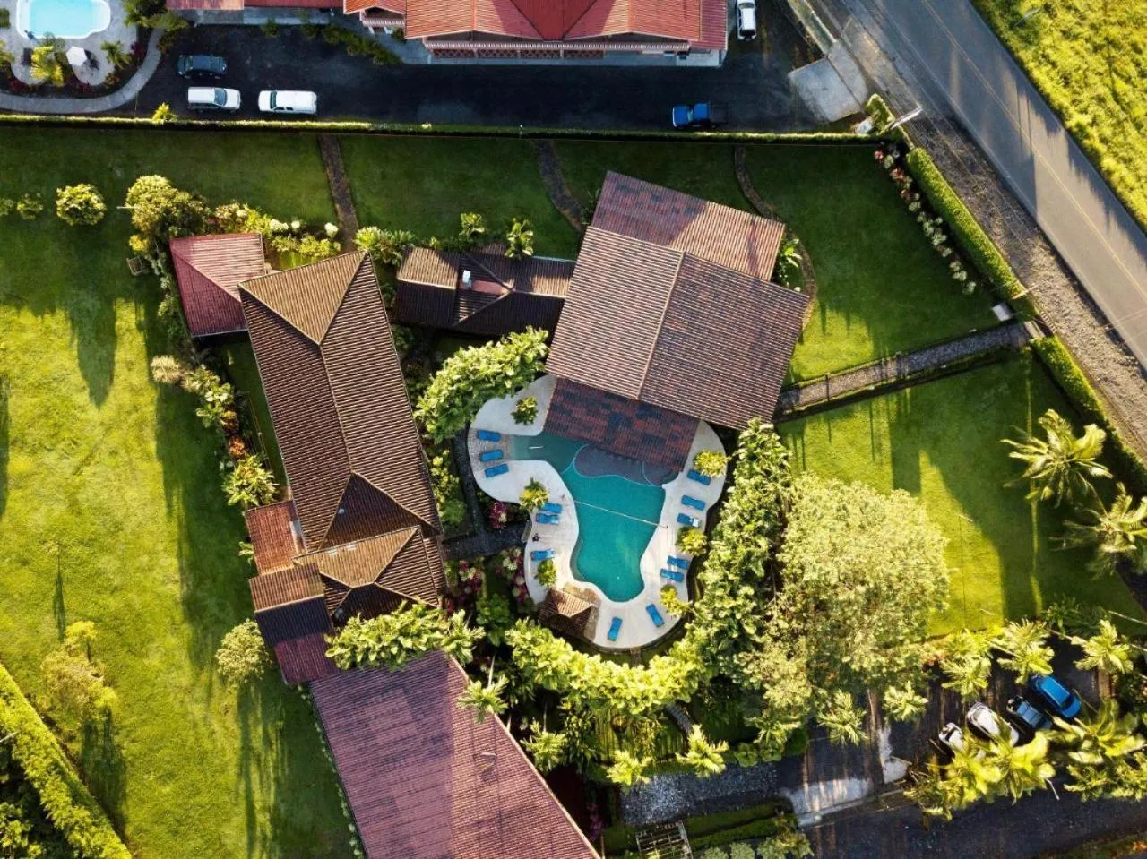 Property building in Arenal Backpackers Resort