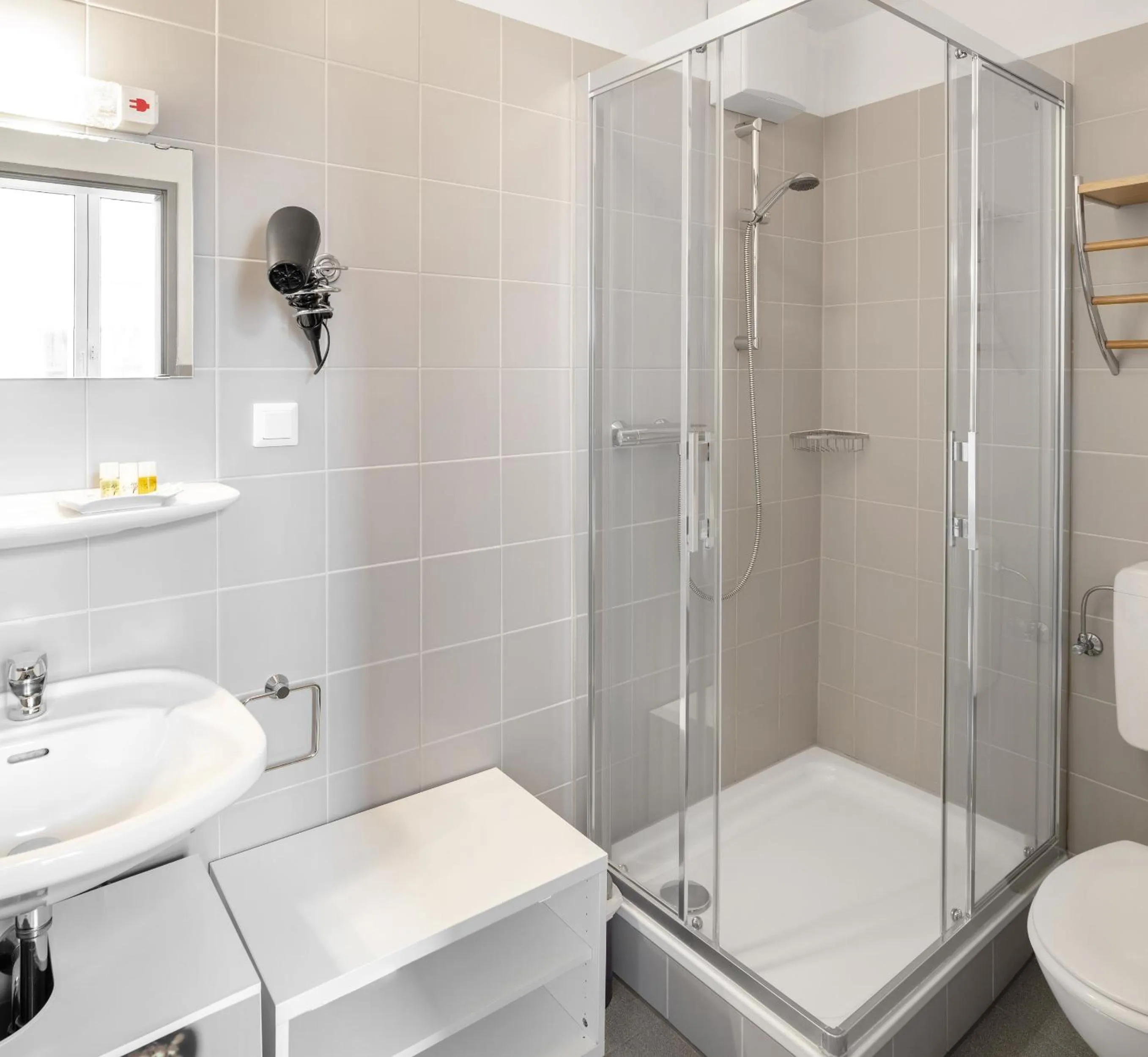 Shower in Aparthotel am Münzplatz