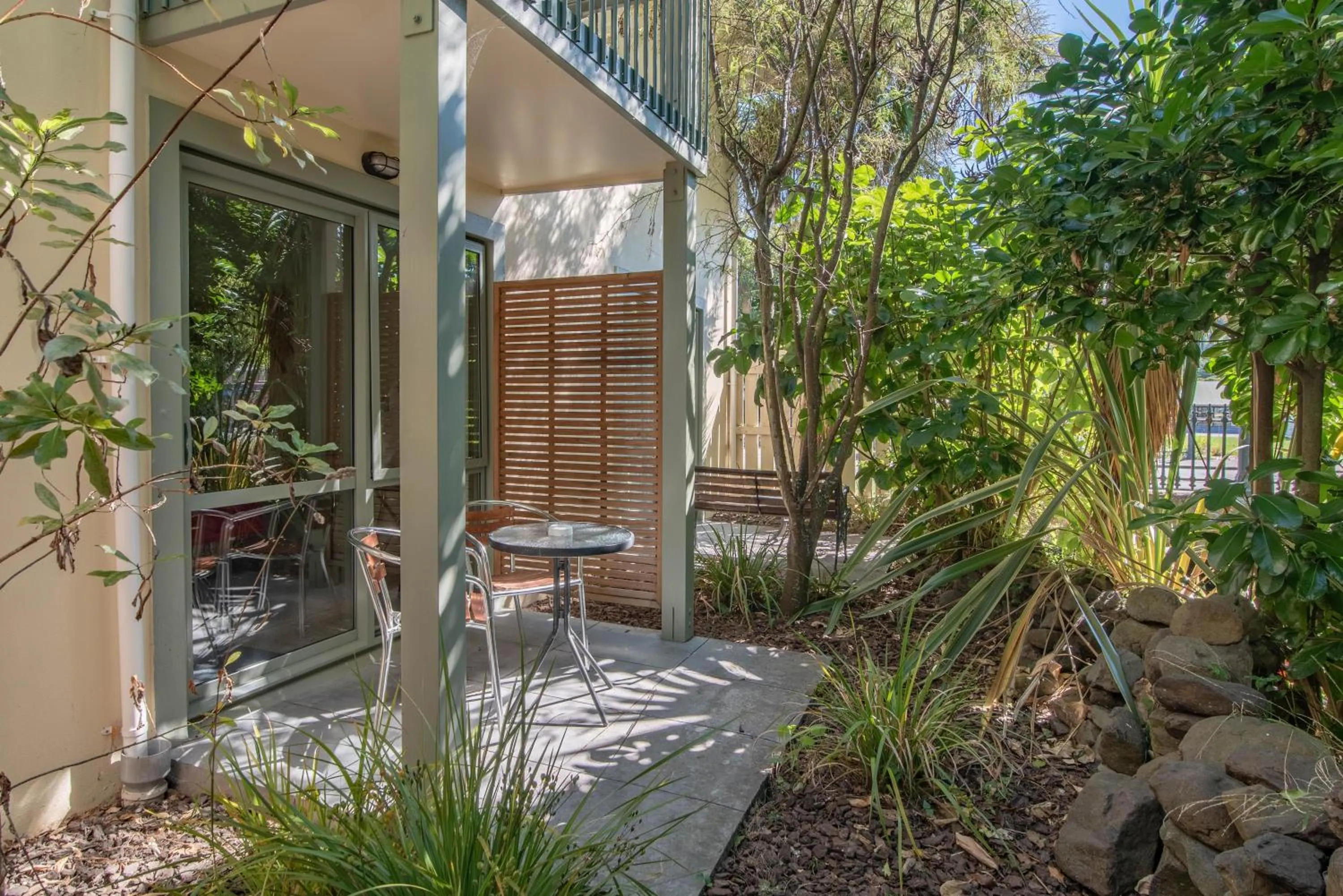 Patio in La Rochelle Motel
