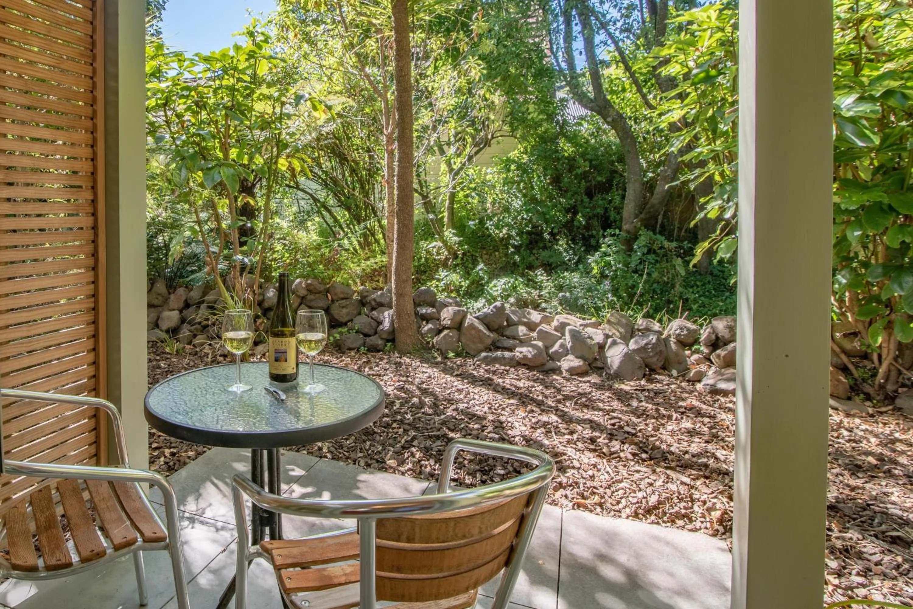 Patio in La Rochelle Motel