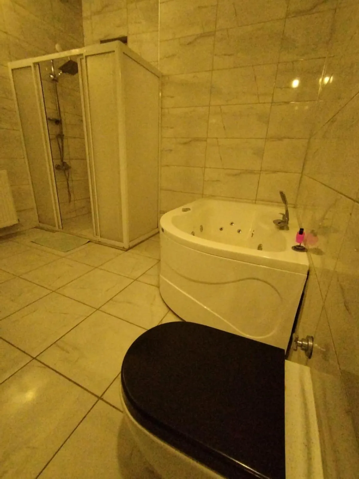 Shower in Begam Butik Otel