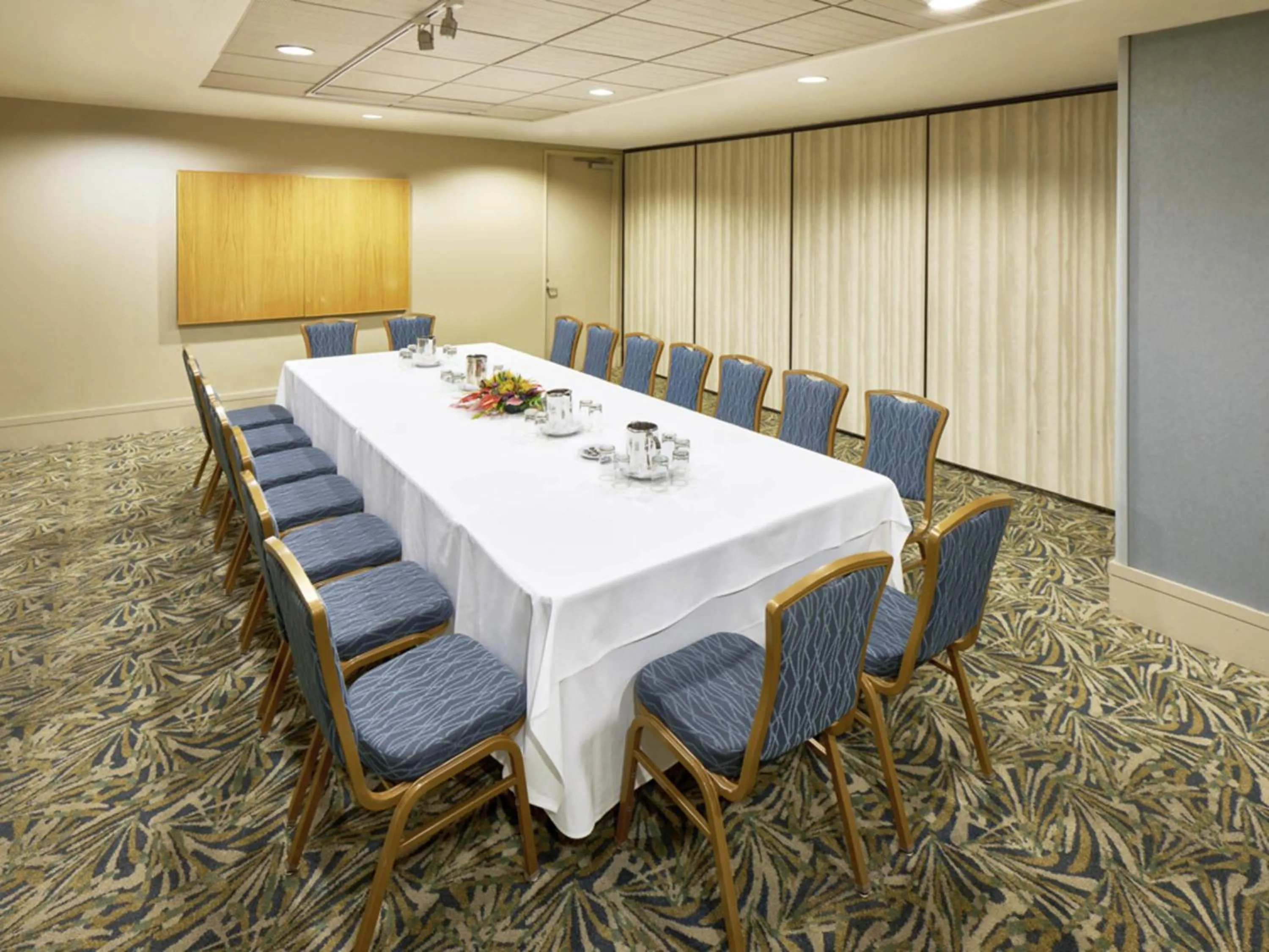 Meeting/conference room in Ala Moana Honolulu by Mantra