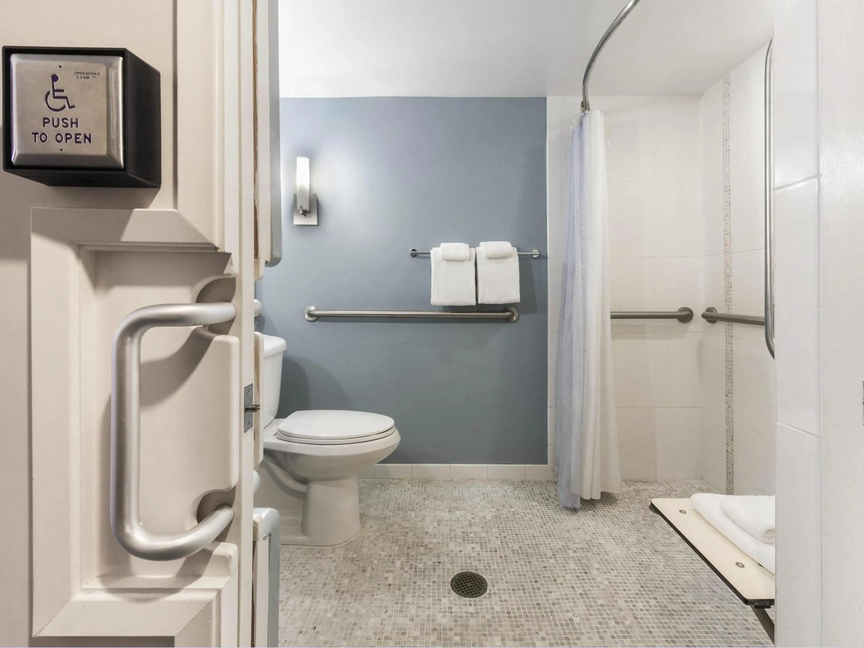 Bedroom in Ala Moana Honolulu by Mantra