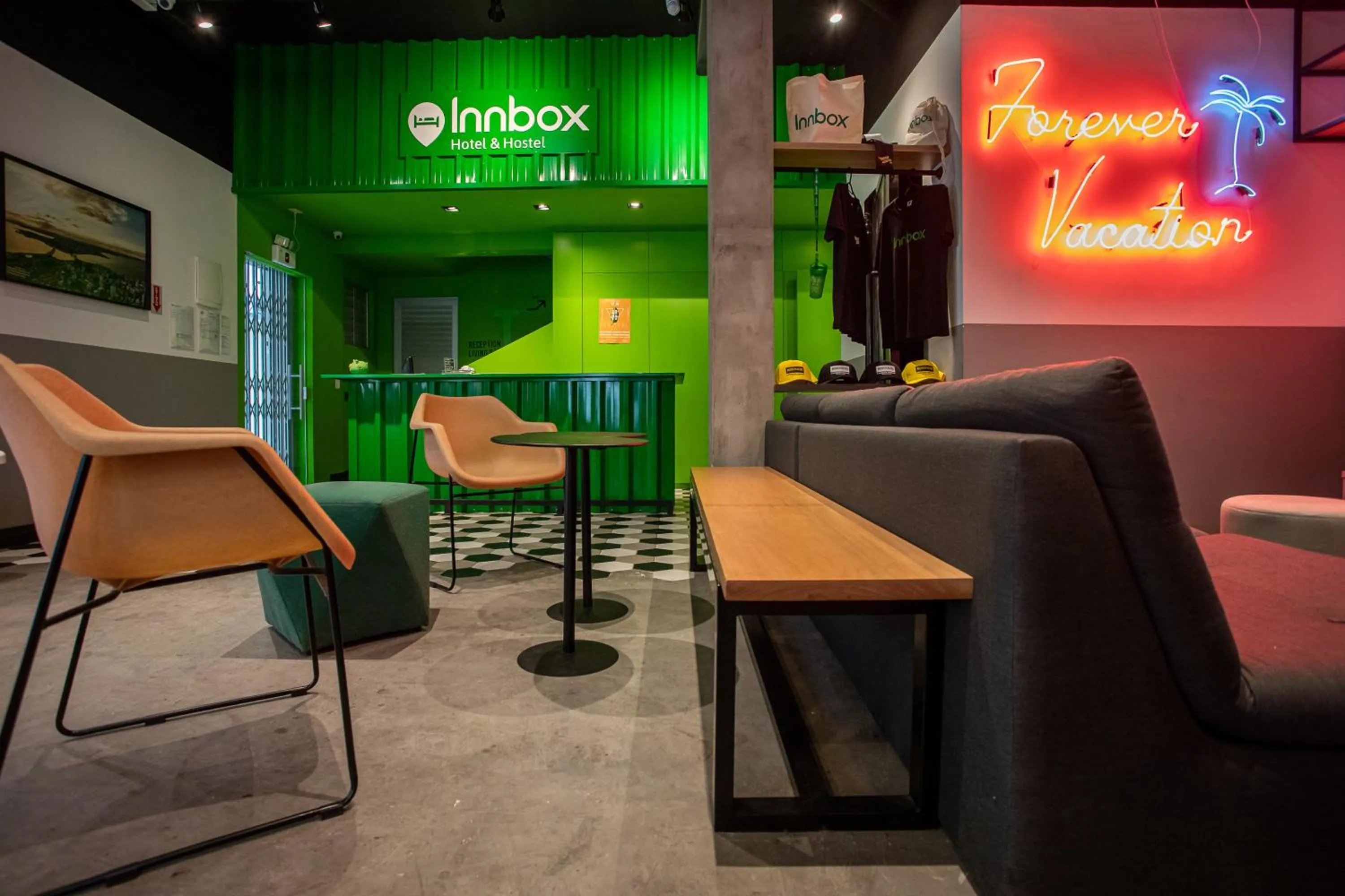 Lounge or bar in Innbox - Centro