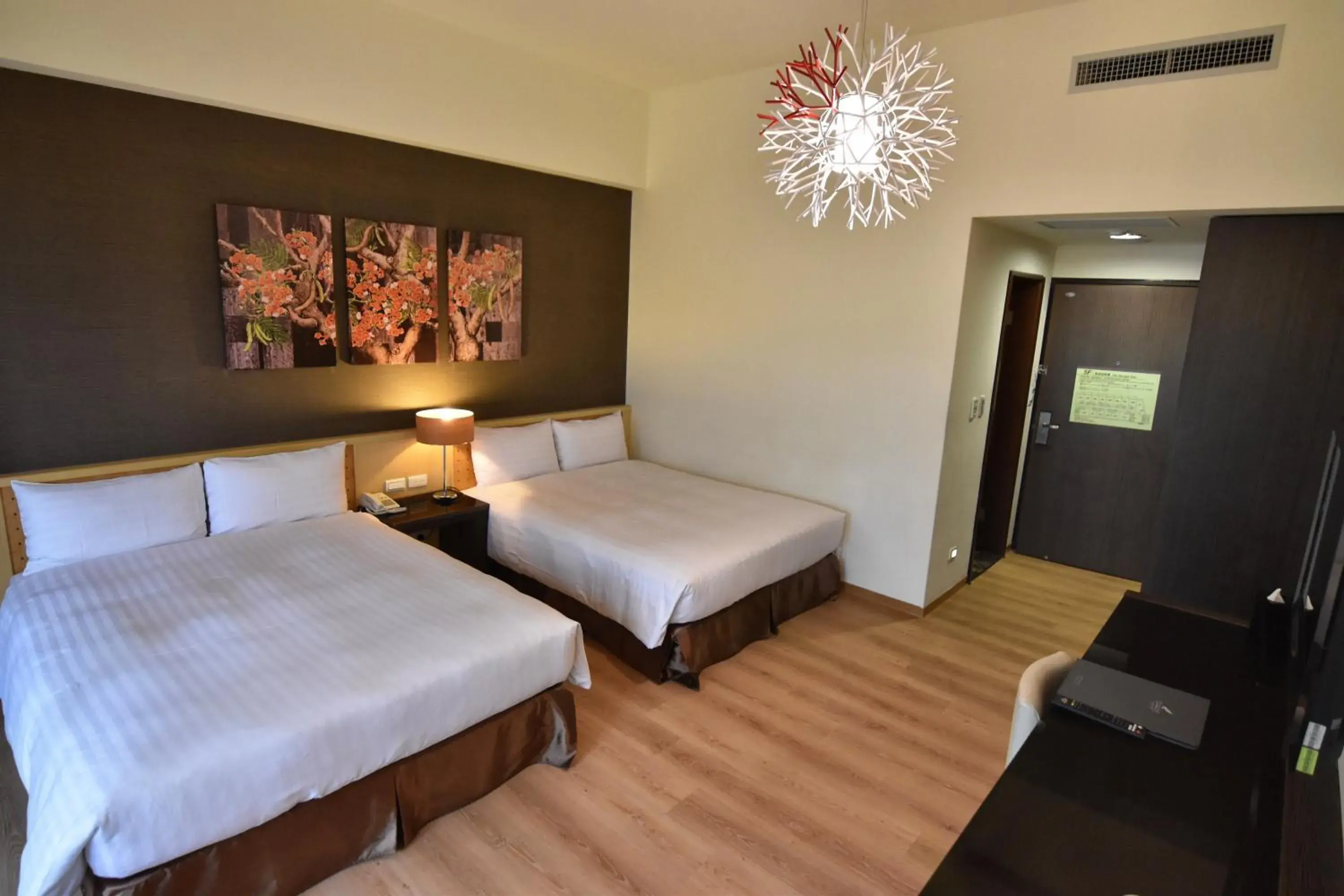 Family Room with Mountain View in LeaLea Garden Hotels - Moon Lake Family Room with Mountain View in LeaLea Garden Hotels - Moon Lake