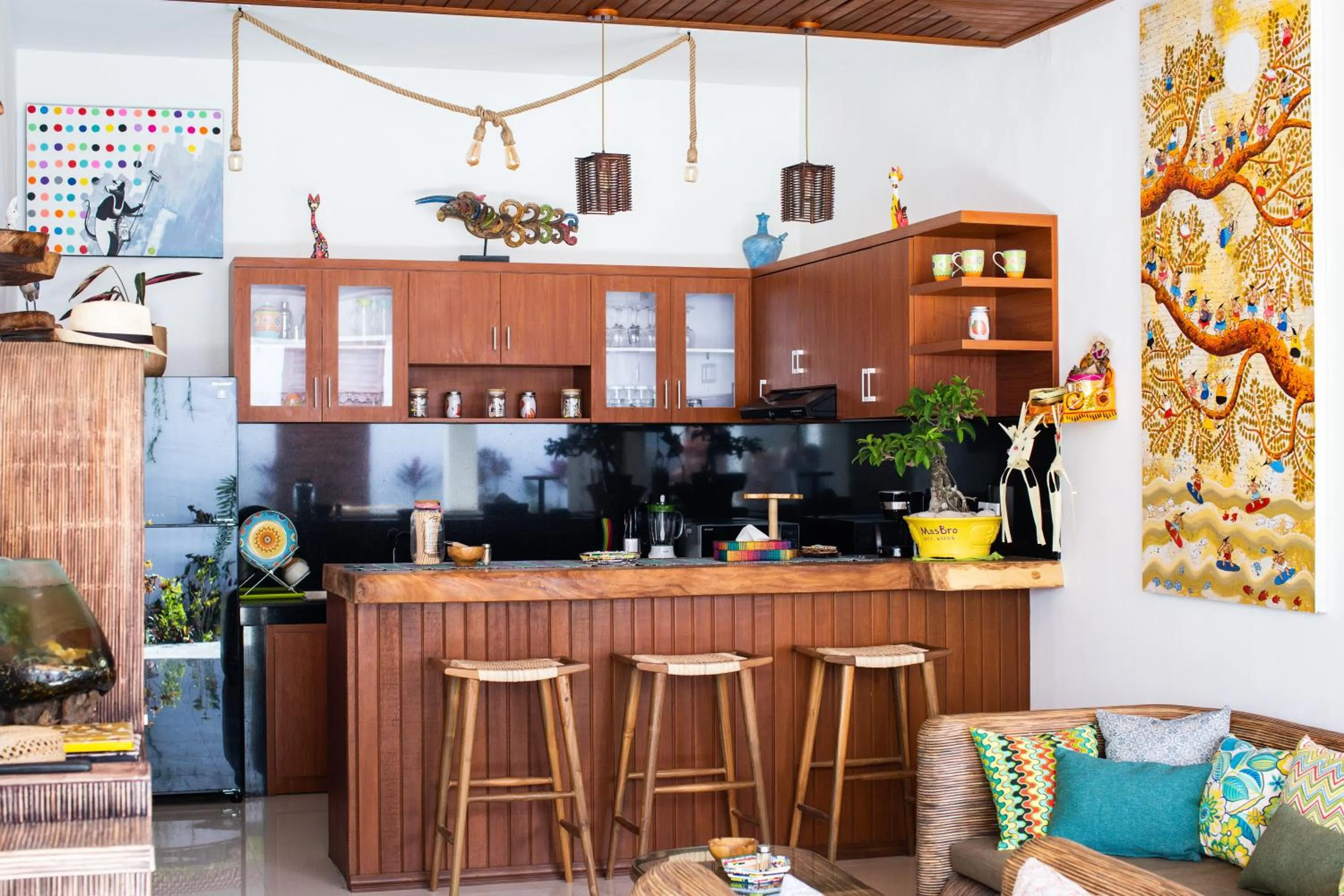 Coffee/tea facilities in MasBro ART Villas