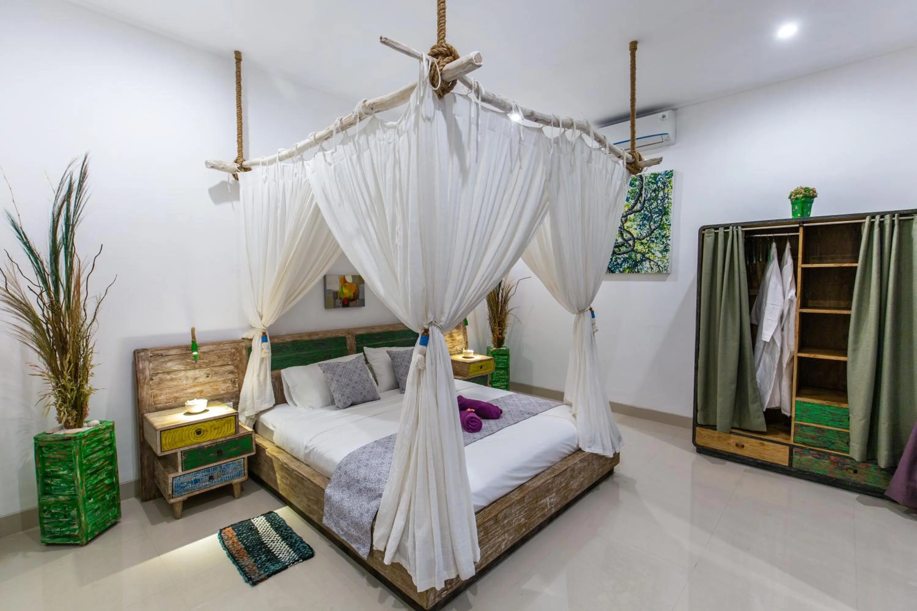 Bed in MasBro ART Villas