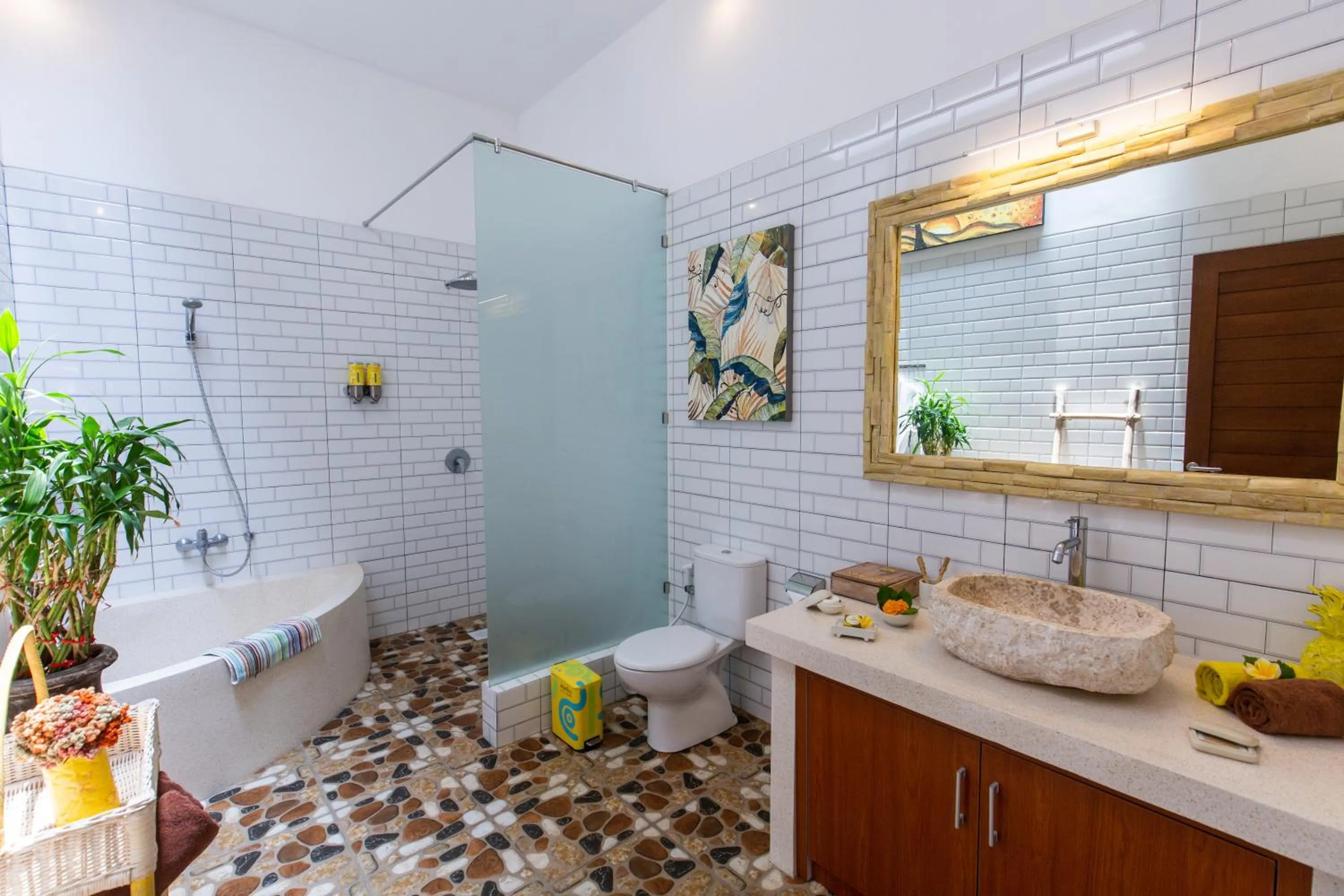 Shower in MasBro ART Villas