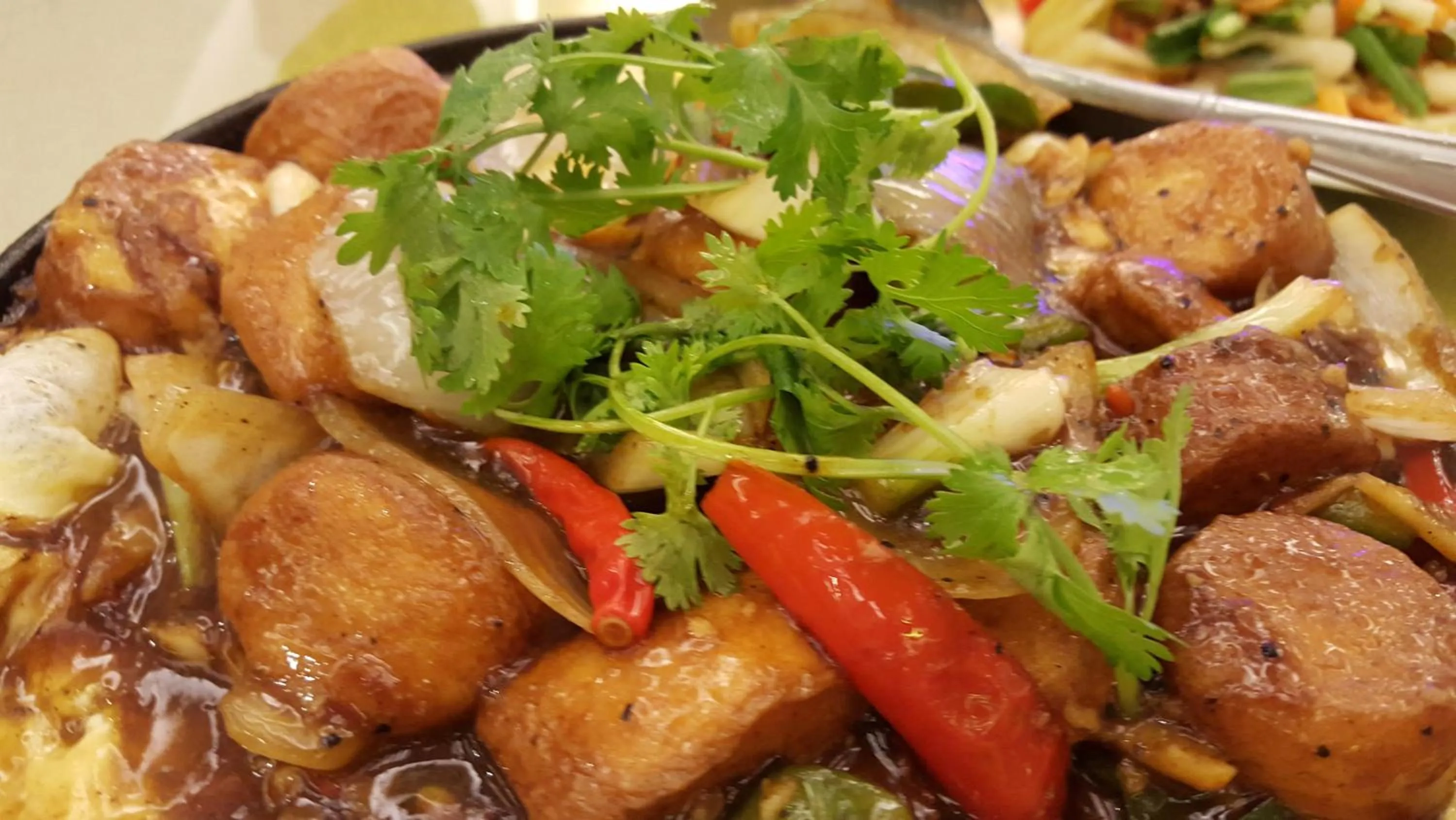 Food in You Eng Hotel