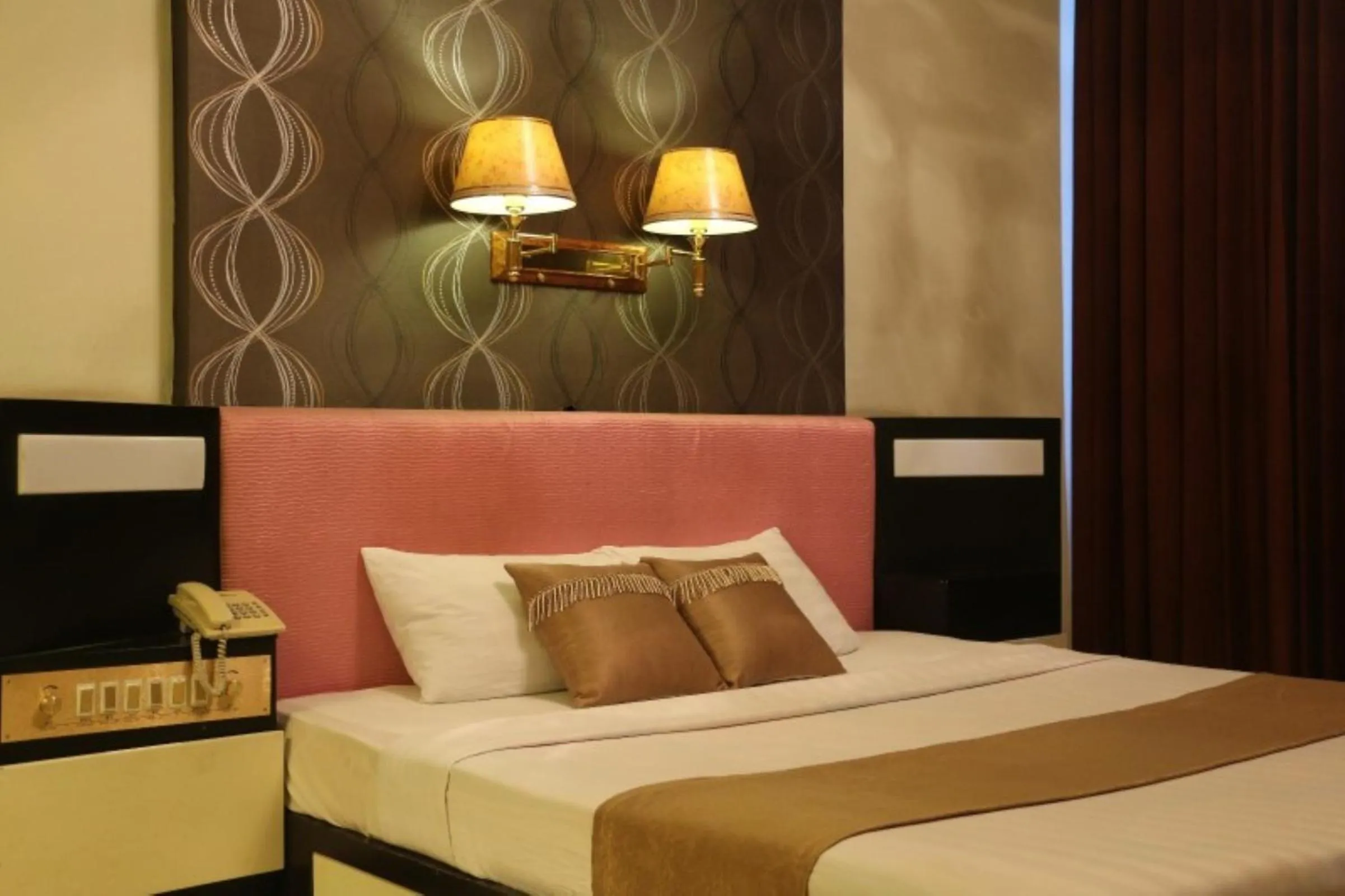 Bedroom in You Eng Hotel