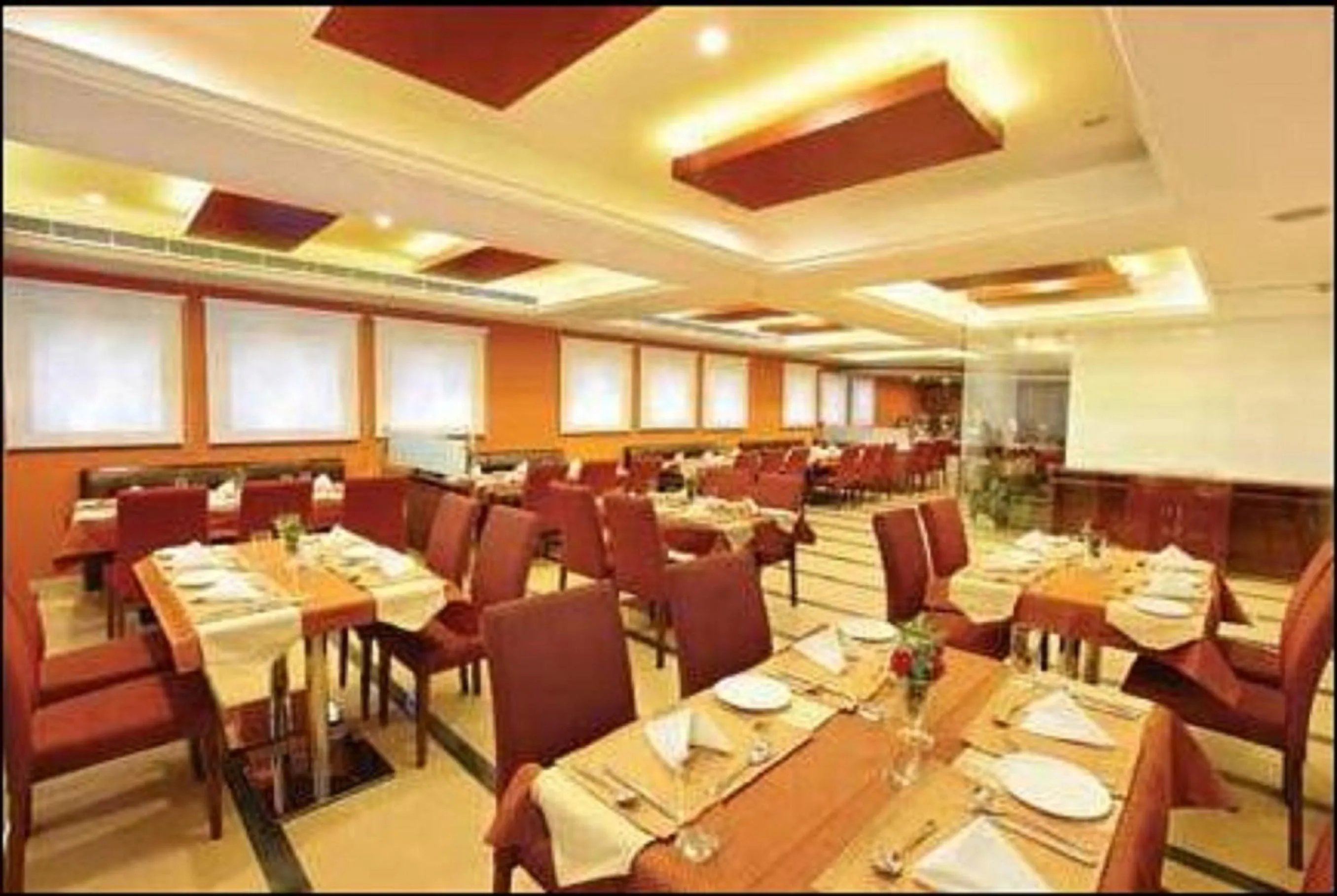 Restaurant/places to eat in Cochin Palace