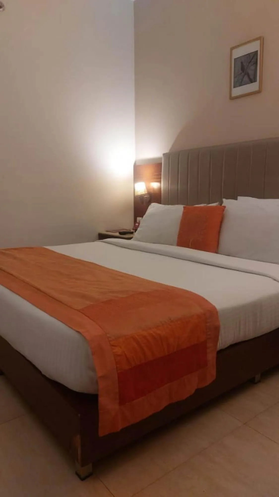 Photo of the whole room, Bed in Cochin Palace