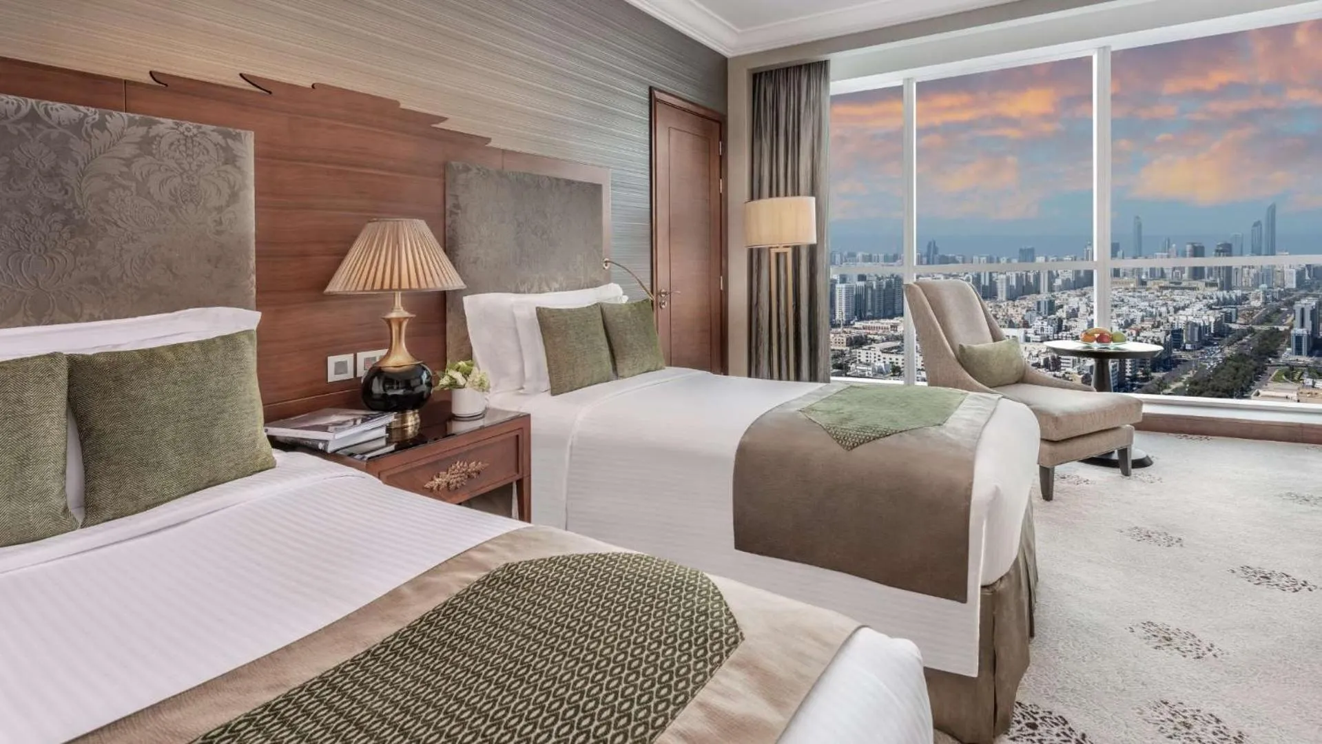 Bedroom, Bed in Dusit Thani Abu Dhabi