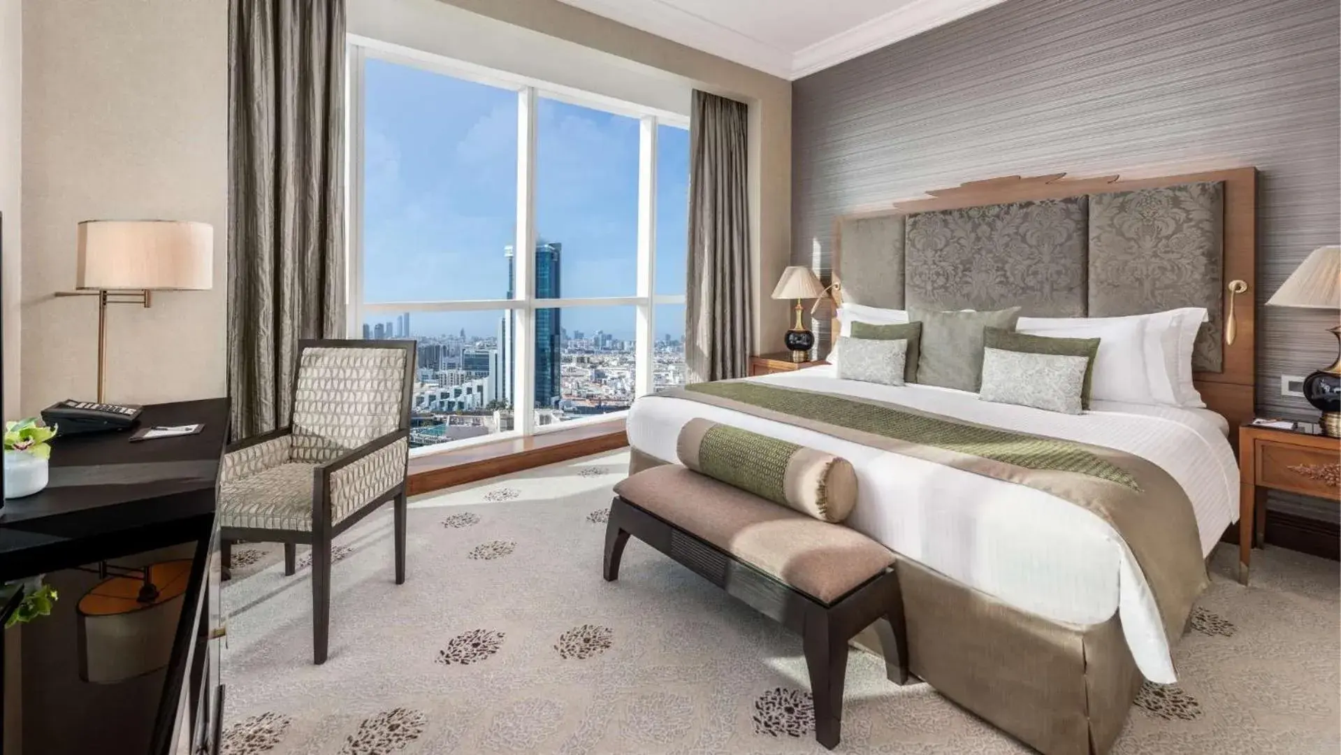 Deluxe Room in Dusit Thani Abu Dhabi Deluxe Room in Dusit Thani Abu Dhabi