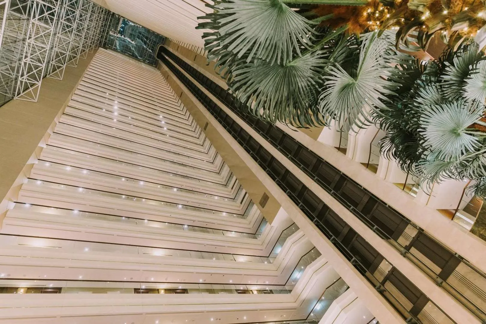 Lobby or reception in Dusit Thani Abu Dhabi