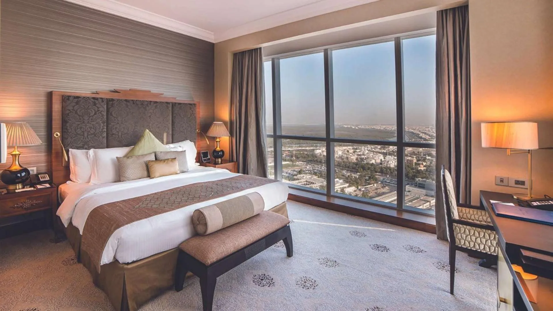 Bedroom, Bed in Dusit Thani Abu Dhabi