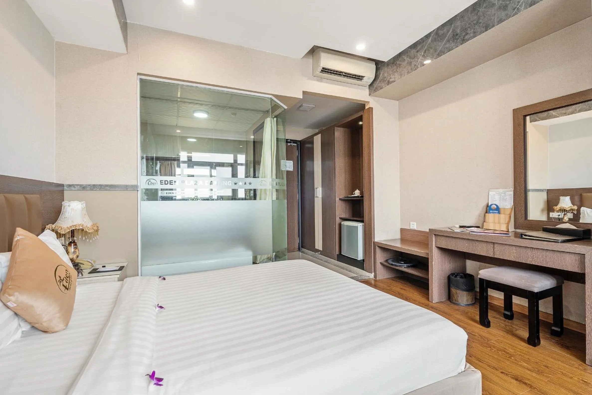 Bedroom, Bed in Eden Plaza Da Nang Hotel