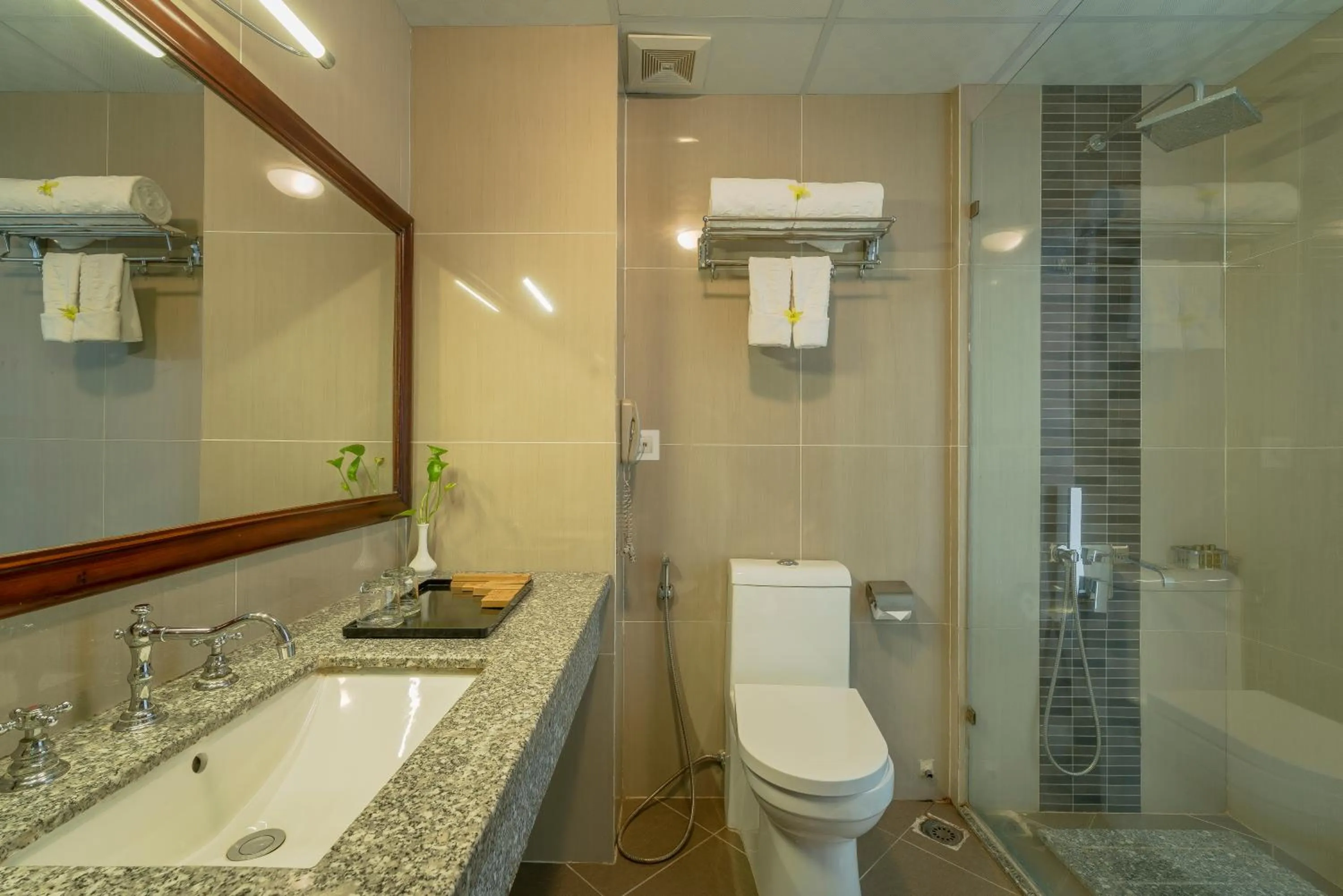 Bathroom in Eden Plaza Da Nang Hotel