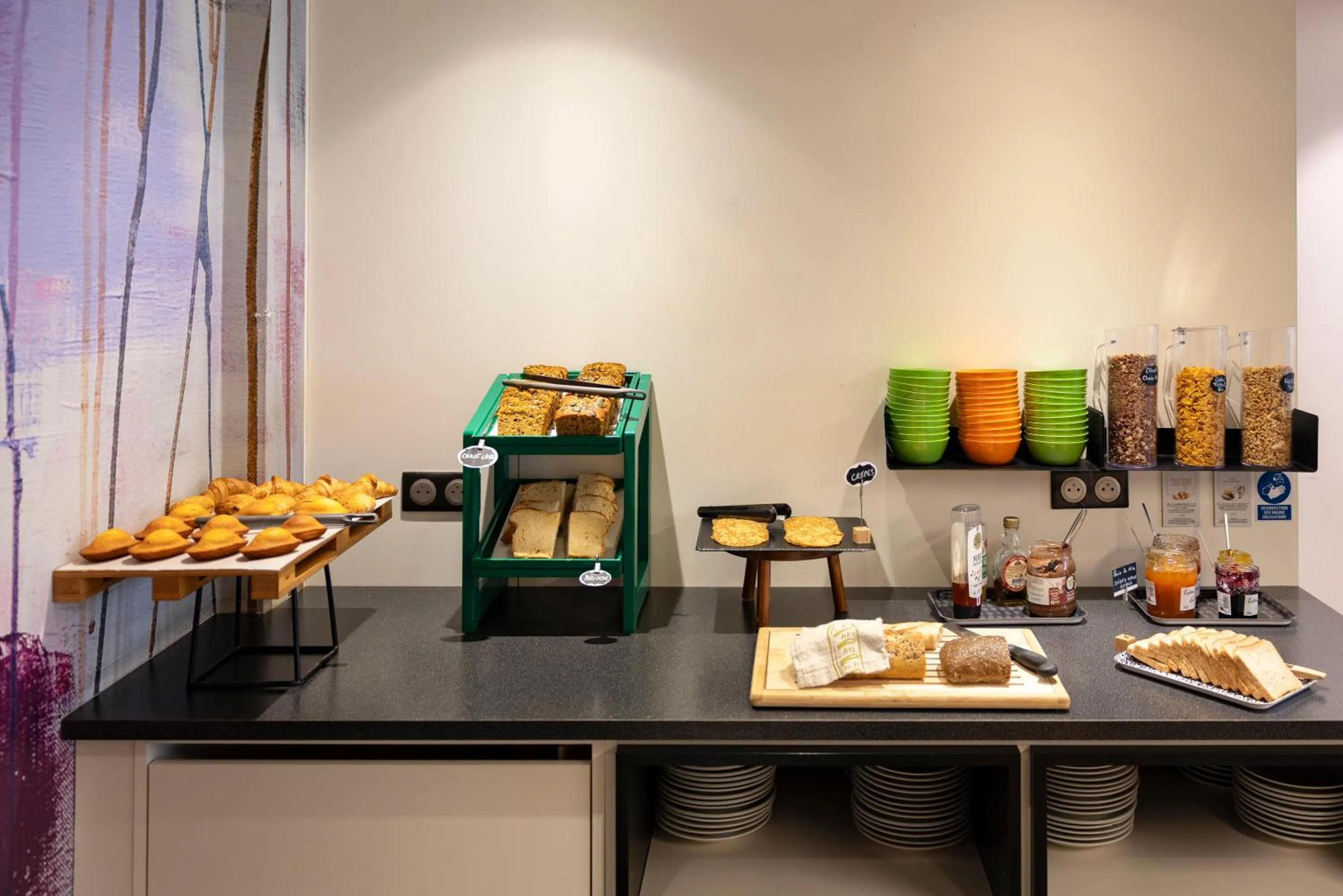 Breakfast in Ibis Styles Paris Gare Saint Lazare