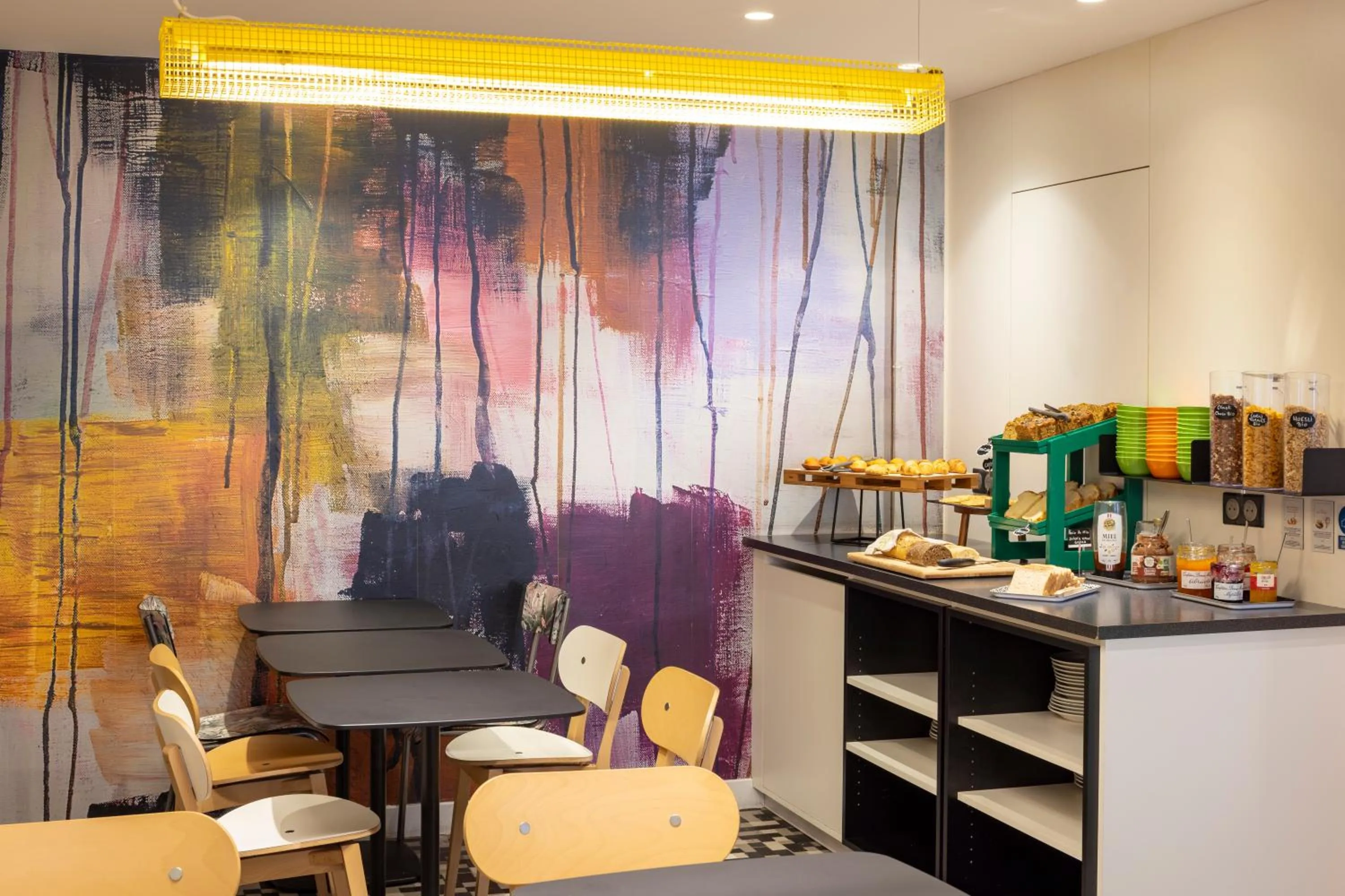 Breakfast in Ibis Styles Paris Gare Saint Lazare