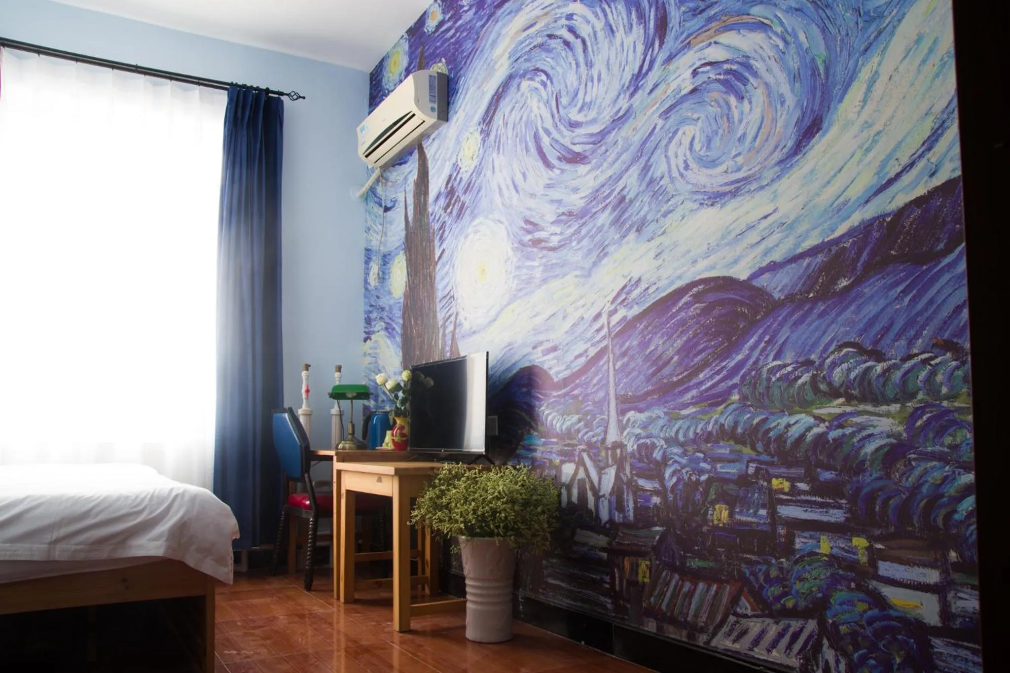 Decorative detail, Bed in 大连天天国际青年旅社