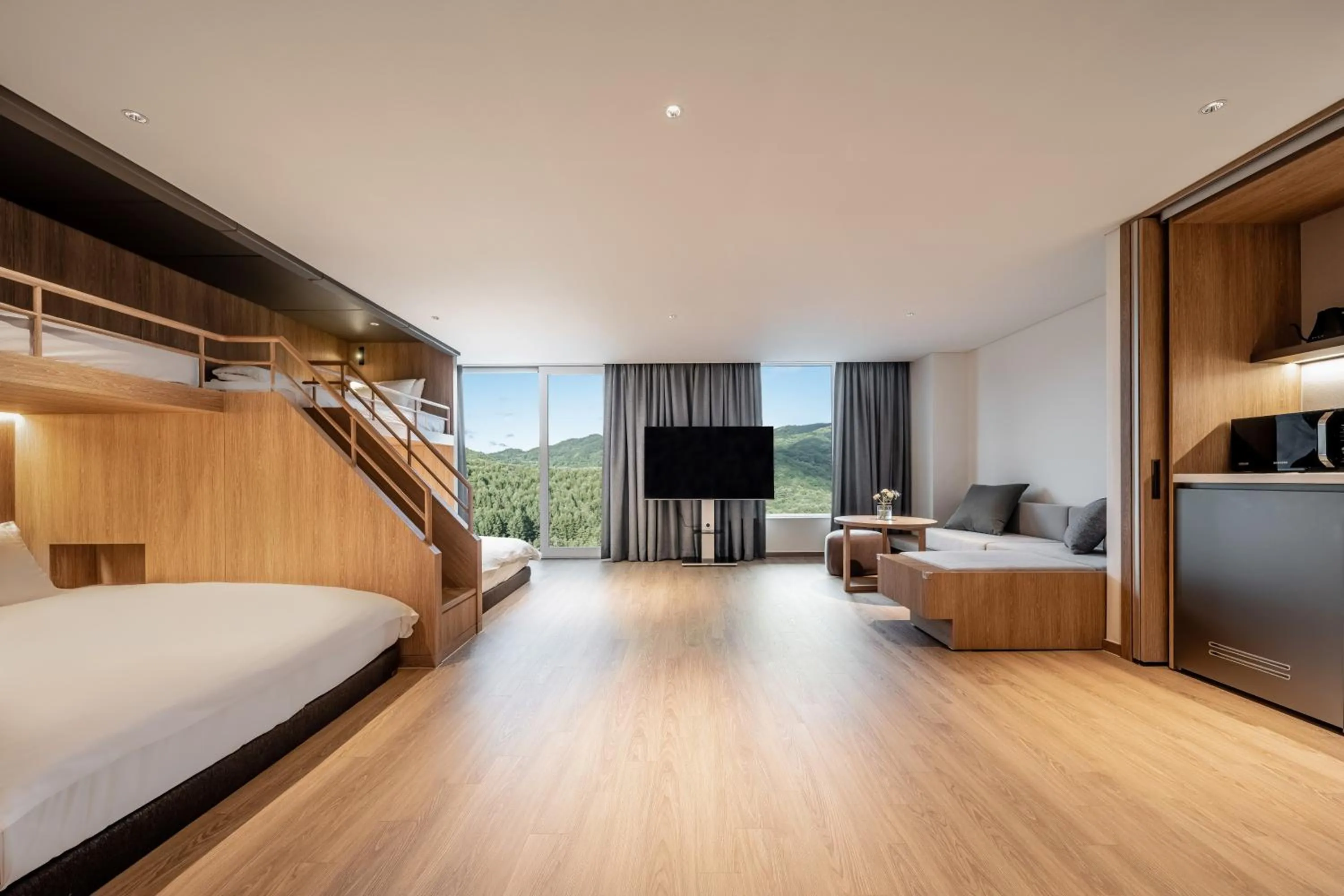 Living room, Bed in Phoenix Resort Pyeongchang