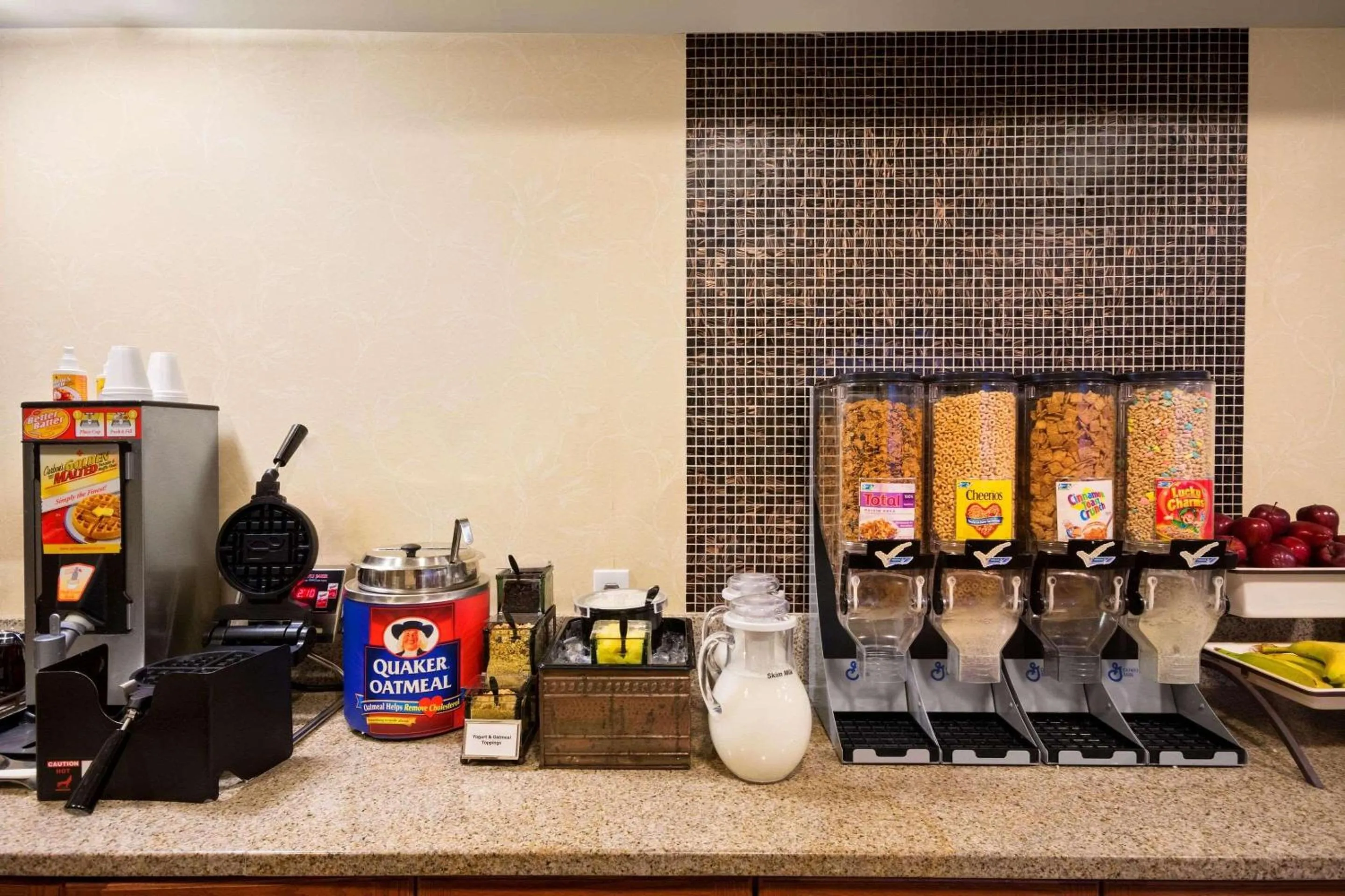 Breakfast in Country Inn & Suites by Radisson, Atlanta I-75 South, GA