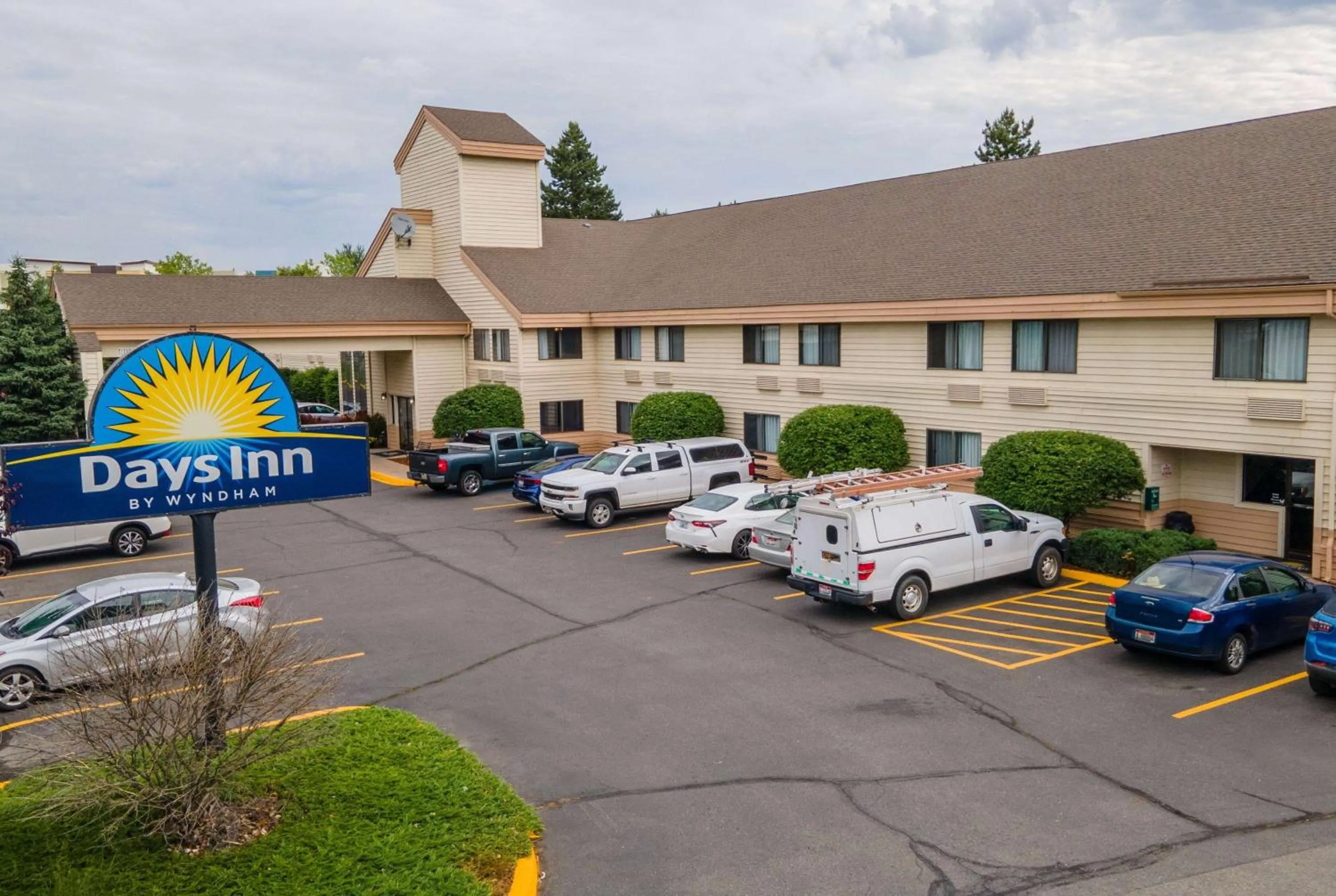 Property building in Days Inn by Wyndham Coeur d'Alene