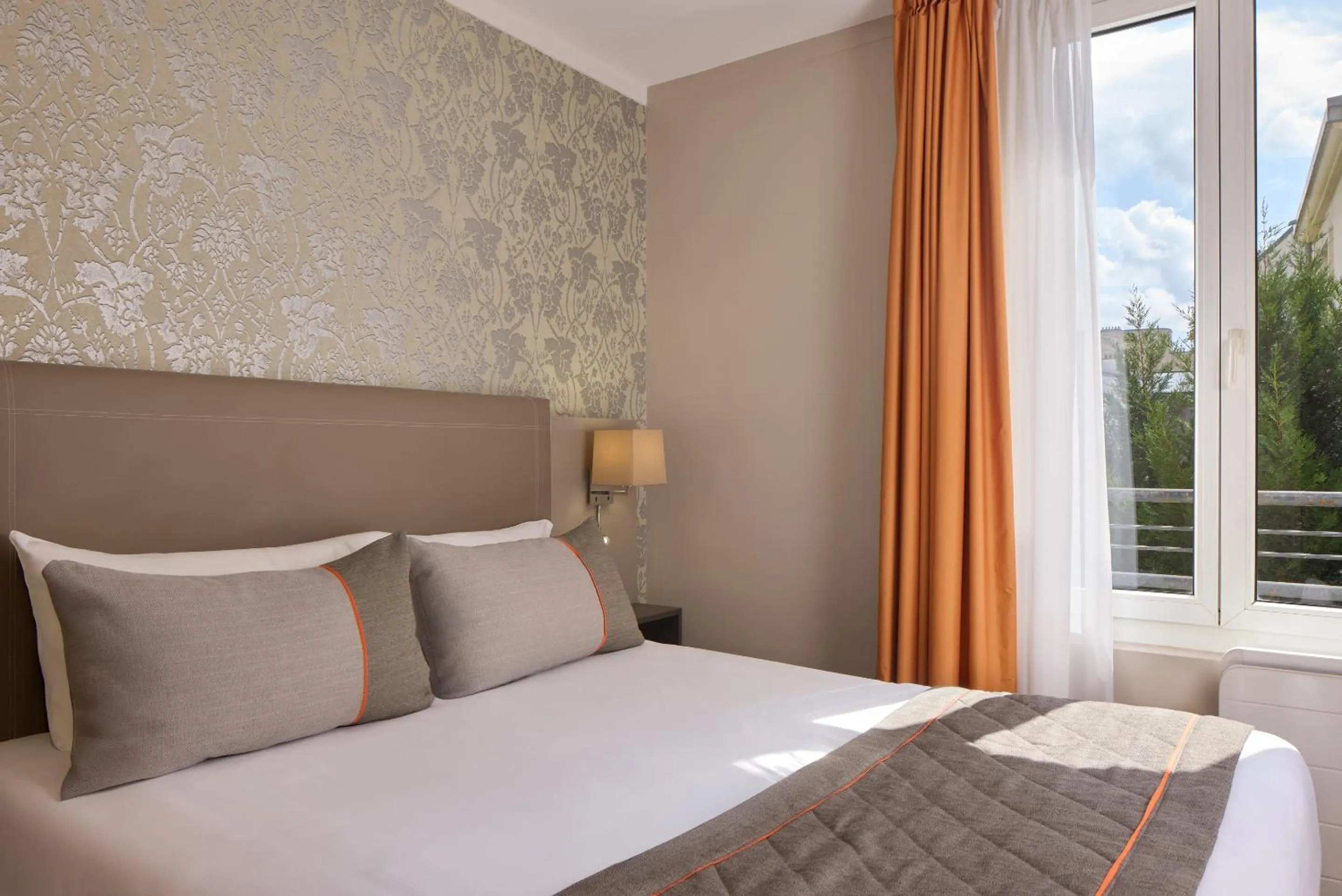 Bed in Timhotel Tour Eiffel