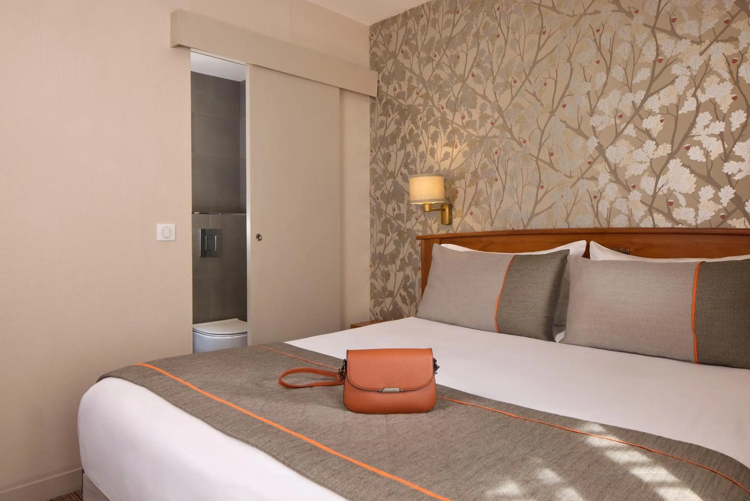 Bed in Timhotel Tour Eiffel